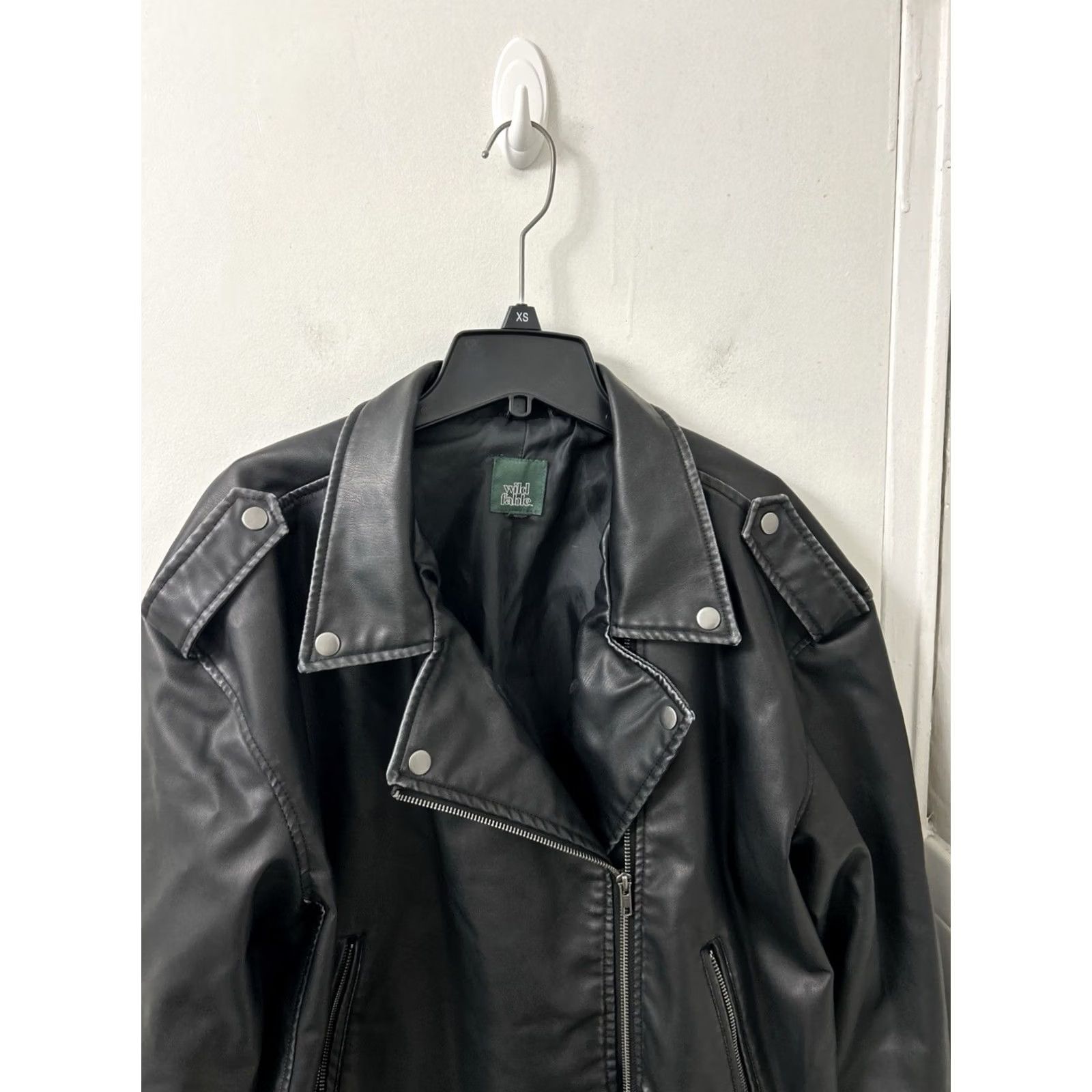 Vintage Wild Fable Faux Leather Jacket Womens L Black Belted Biker Zipper Pocket Short Sleeve 90s Rocker Modern Mens/Womens Size L / US 10 / IT 46 - 2 Thumbnail