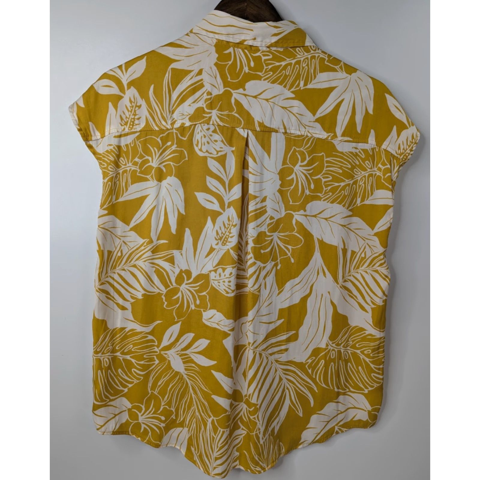 Joie JOIE Yellow Floral Sleeveless Blouse Top Medium - Tropical Button Front Collared Shirt Women's夏? Size M / US 6-8 / IT 42-44 - 2 Thumbnail