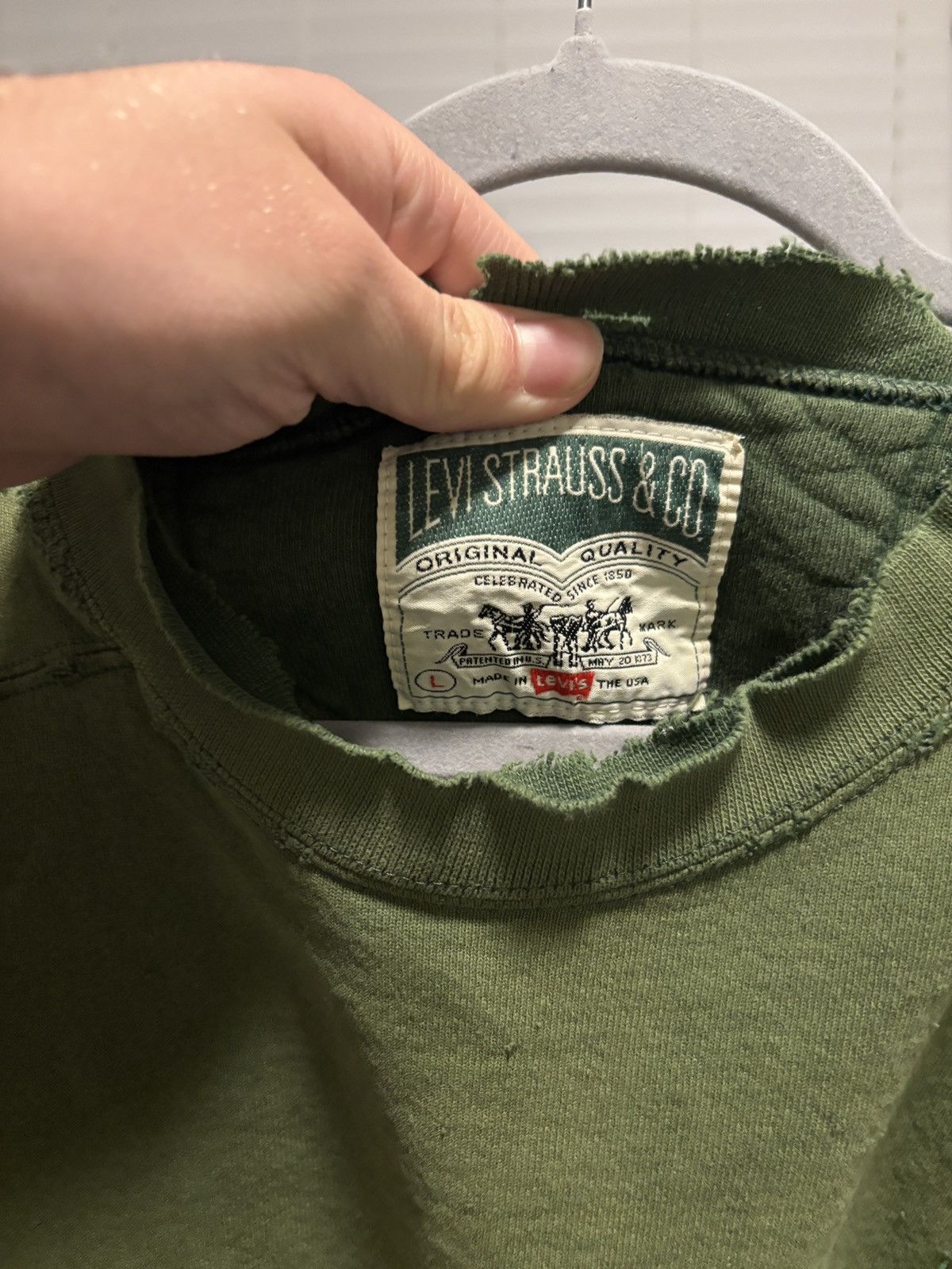 Levi's Vintage 90s levis green heavy distressed/sunfaded sweatshirt Size US L / EU 52-54 / 3 - 3 Thumbnail