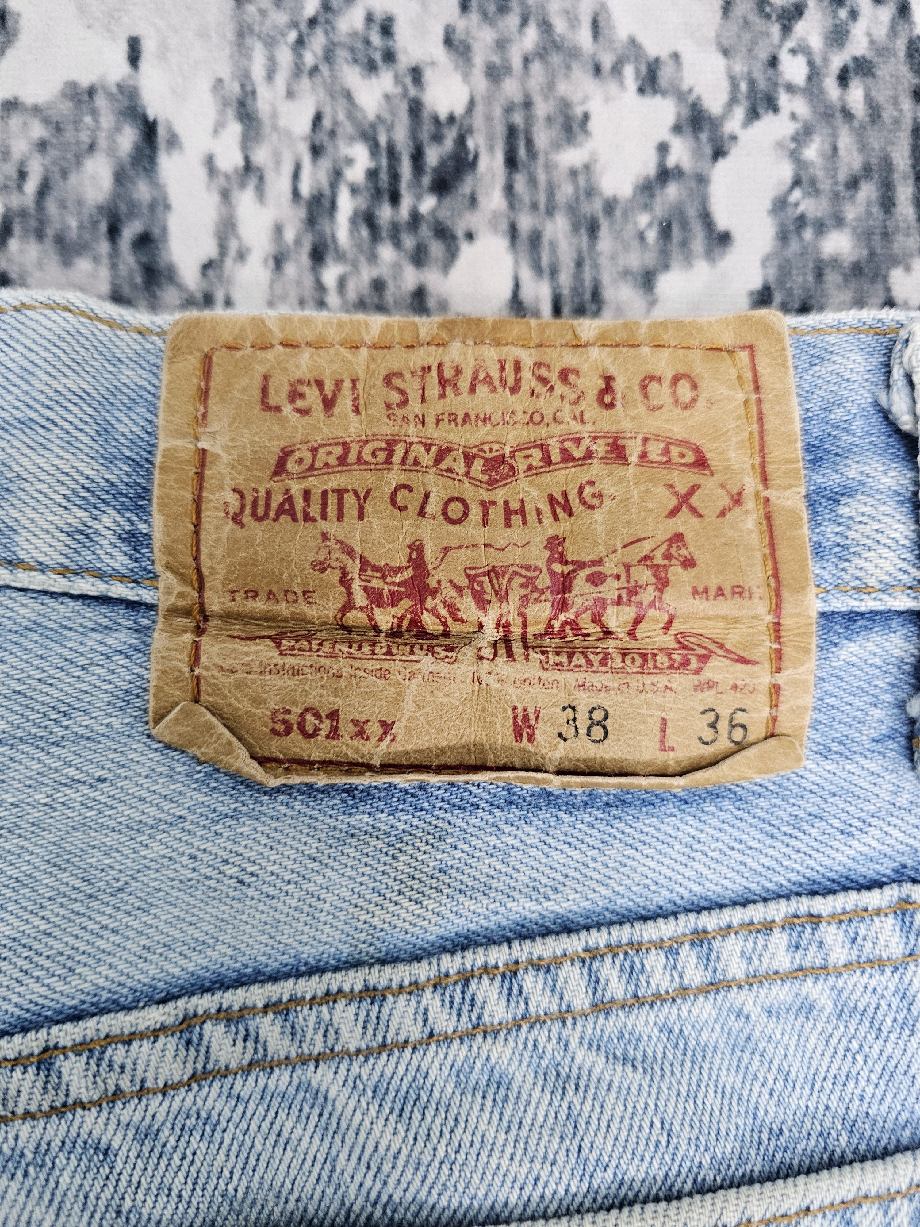 Levi's Vintage Clothing Vitg 90's LEVIS 501 Faded Made In Usa Ripped Jeans L0529 Size US 36 / EU 52 - 14 Thumbnail