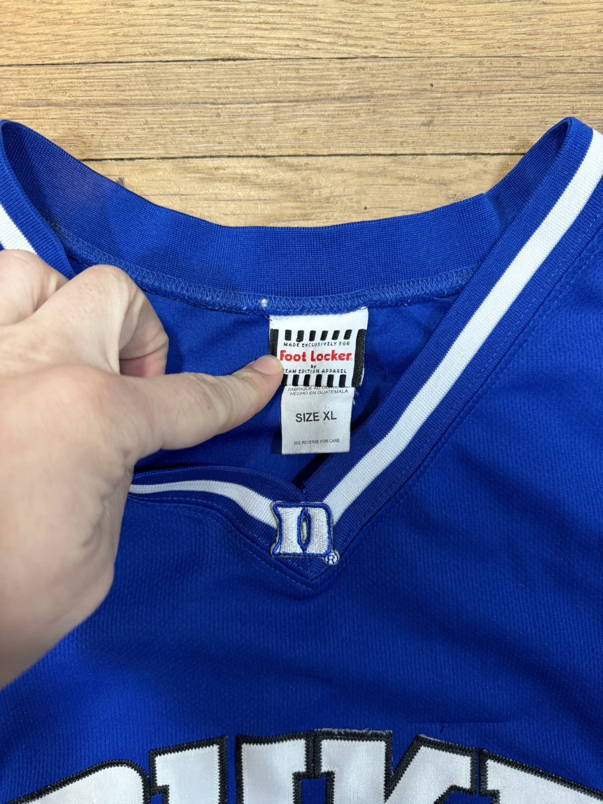 NCAA Duke Blue Devils Basketball Jersey #22 Size US XL / EU 56 / 4 - 5 Thumbnail