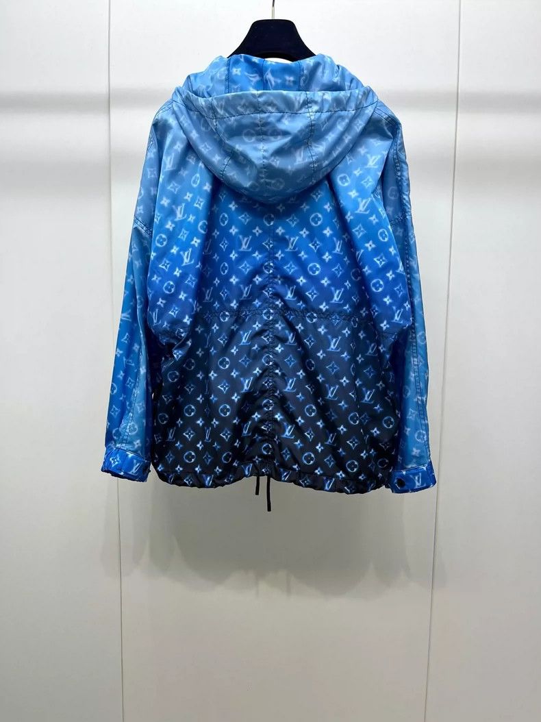 Louis Vuitton LOUIS VUITTON Blue gradient full logo windbreaker jacket 25 Size XS / US 0-2 / IT 36-38 - 2 Thumbnail