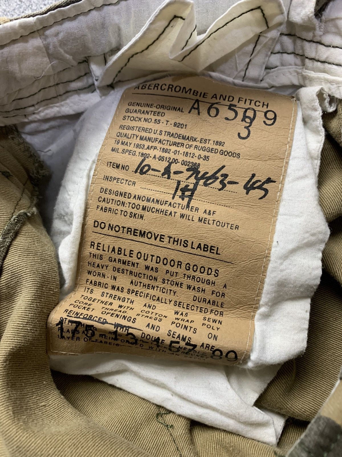 Abercrombie & Fitch 🐍 SOLD 🐍Abercrombie & Fitch - Trash Faded Cargo Camo Pants Size US 32 / EU 48 - 8 Thumbnail