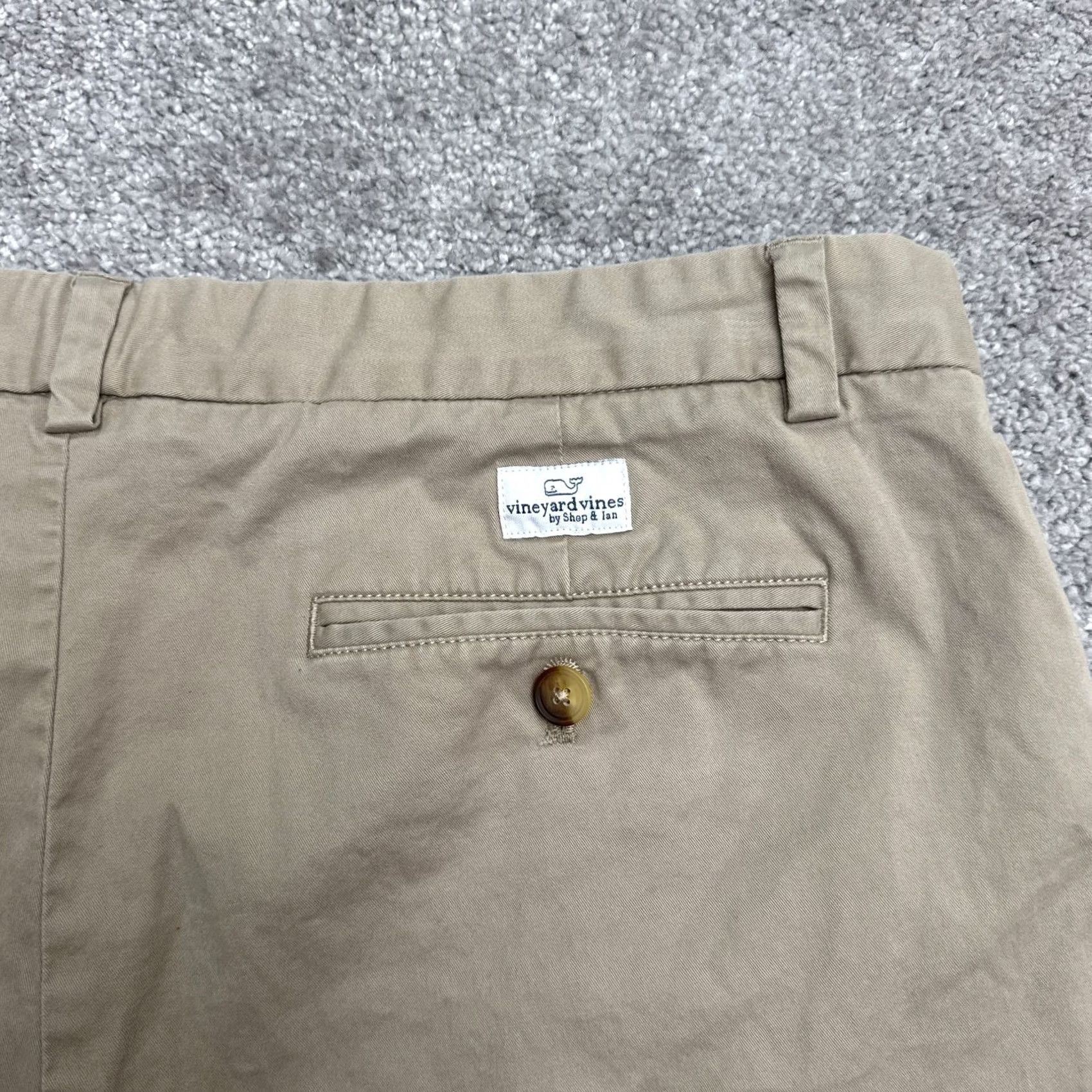 Vineyard Vines Vineyard Vines Shorts Mens 35 Khaki Brown Cotton Chino Flat Front Classic Preppy Size US 35 - 3 Thumbnail