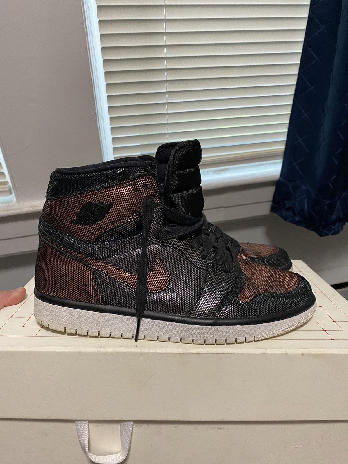 Fearless metallic gold 1s