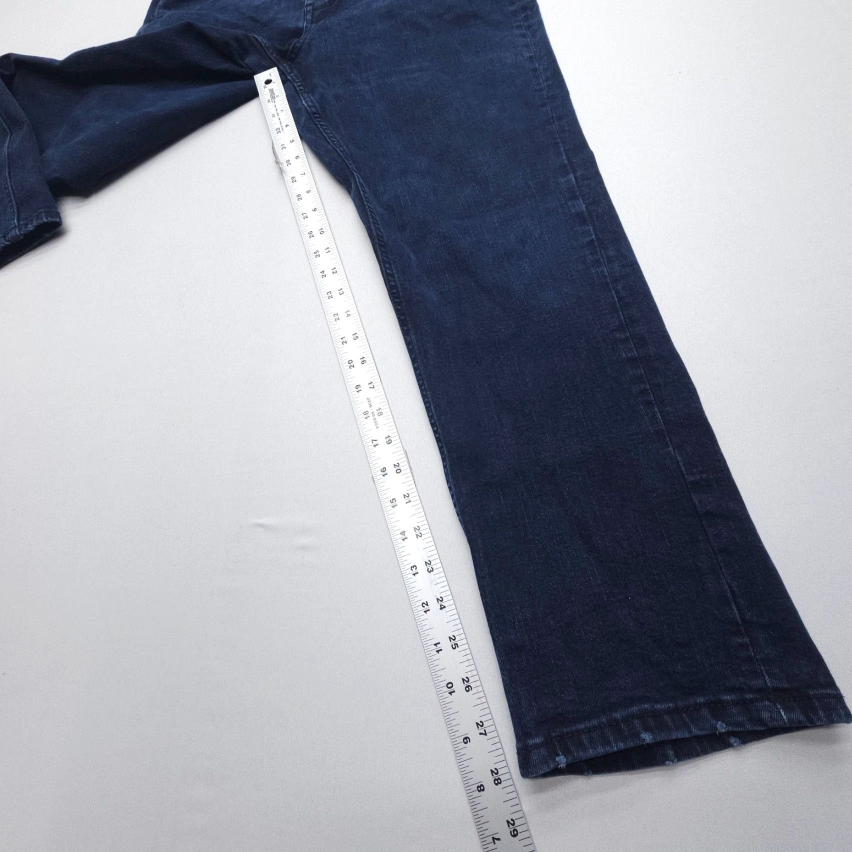 DKNY DKNY Jeans Mens 34 Straight Denim 5-Pocket Dark Wash Regular Rise Inseam 28 in Blue Cotton Blend Stretch Logo USA Vintage: No Size US 34 / EU 50 - 4 Thumbnail