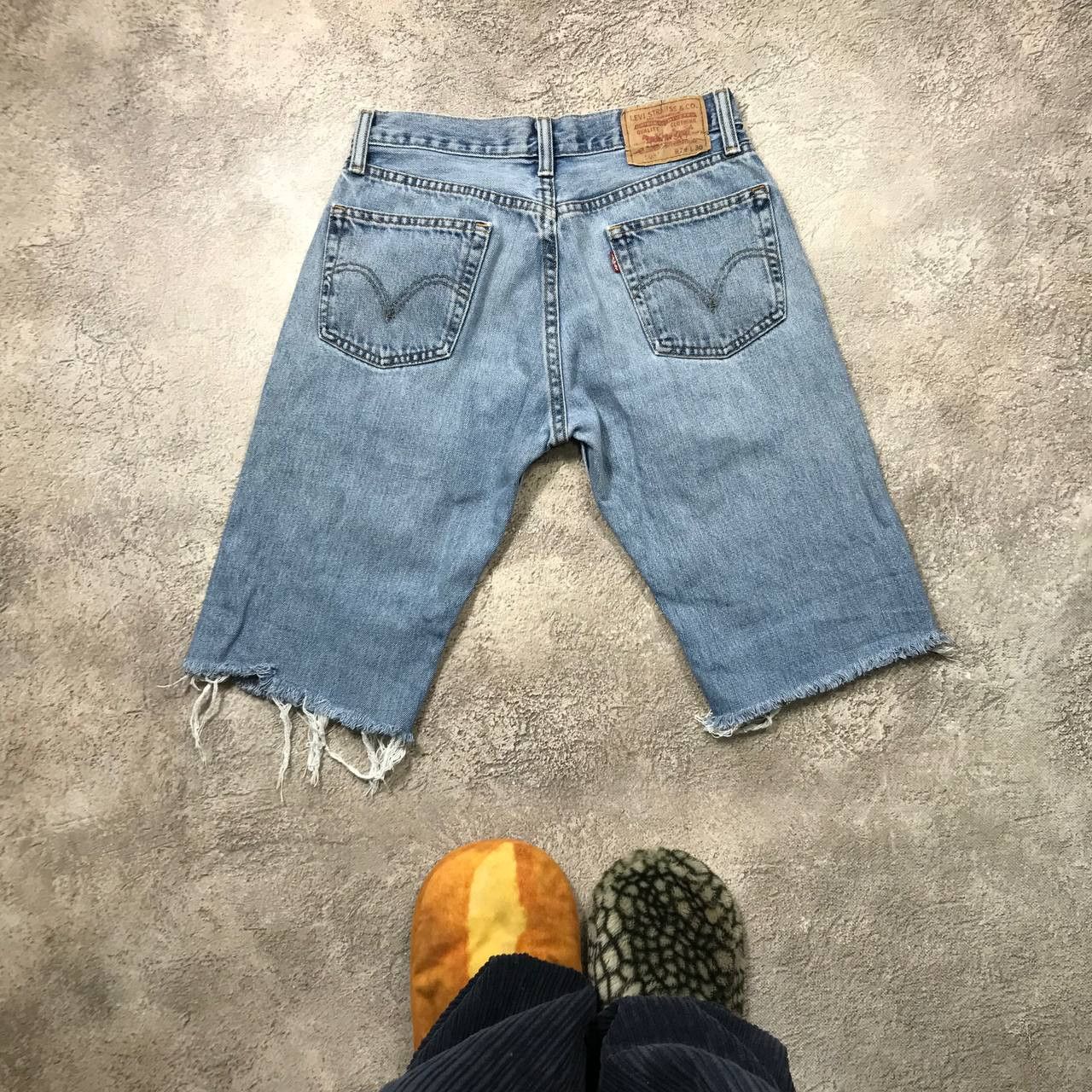 Vintage Vintage Levis Thrashed Denim Shorts Y2K Streetwear Boxy 29 Size US 29 - 1 Thumbnail