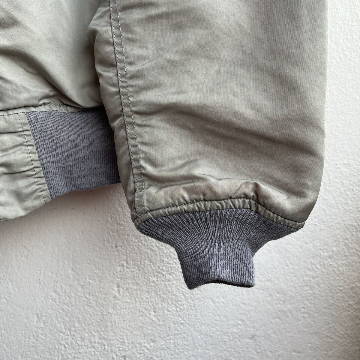 Alpha Industries VINTAGE ALPHA INDUSTRIES AVIREX MA-1 BOMBER FLIGHT JACKET Size US L / EU 52-54 / 3 - 10 Thumbnail