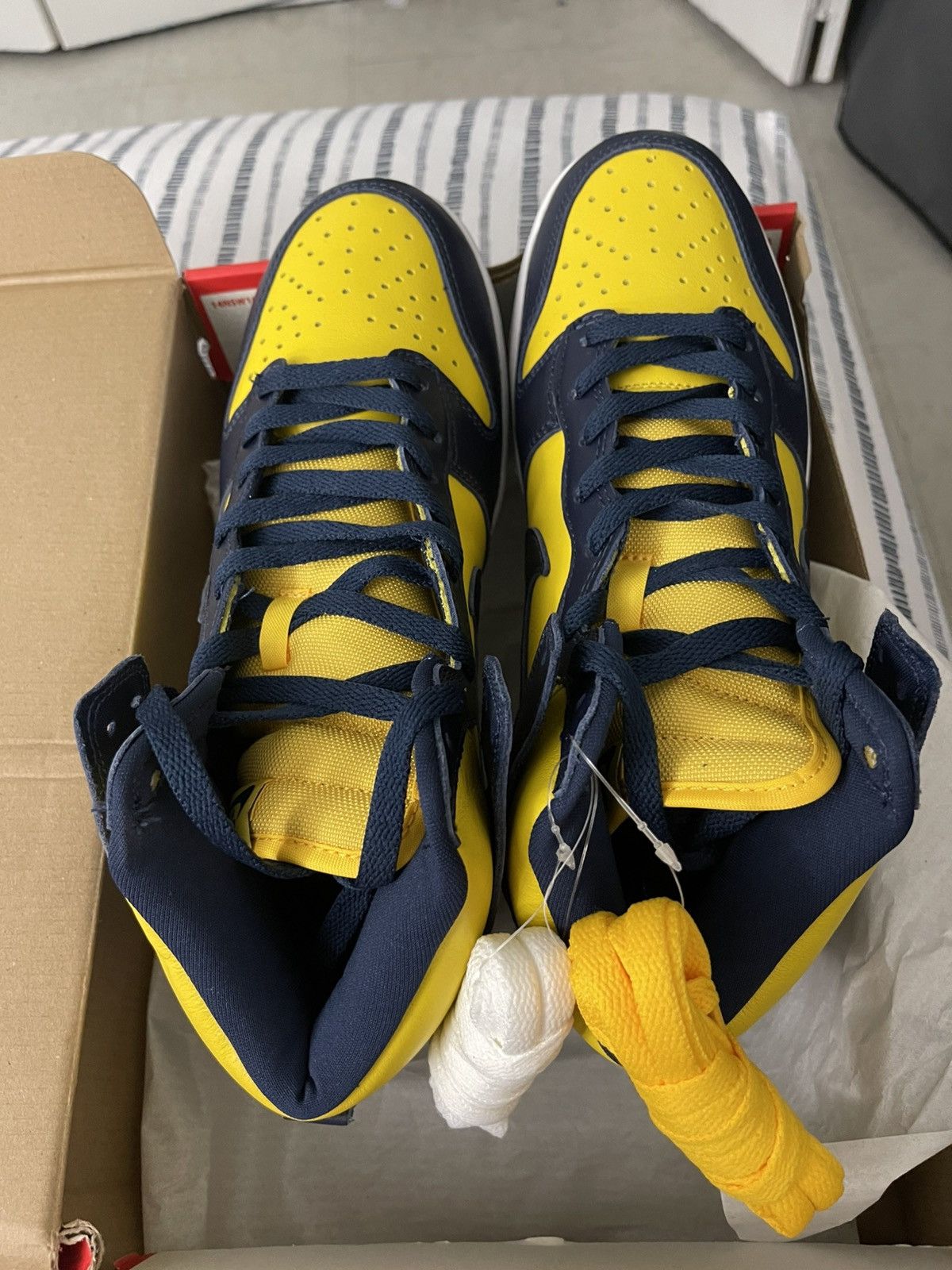 Nike Nike Dunk High SP Retro Michigan 2020 - Size 9 (CZ8149-700) Size US 9 / EU 42 - 2 Thumbnail