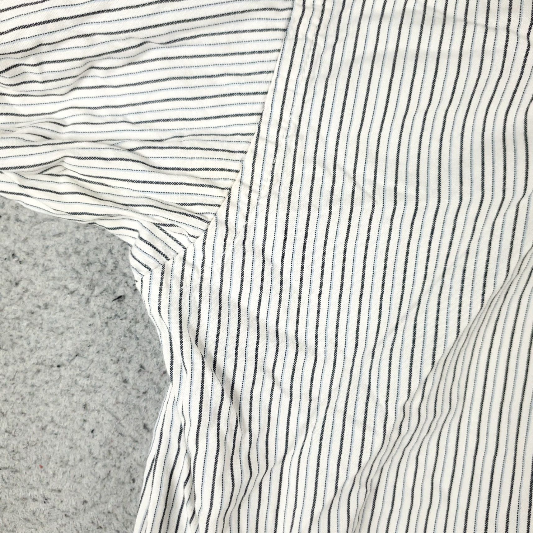American Eagle Outfitters American Eagle Button-Up Shirt Mens Medium Gray White Striped Long Sleeve Collared Size US M / EU 48-50 / 2 - 4 Thumbnail