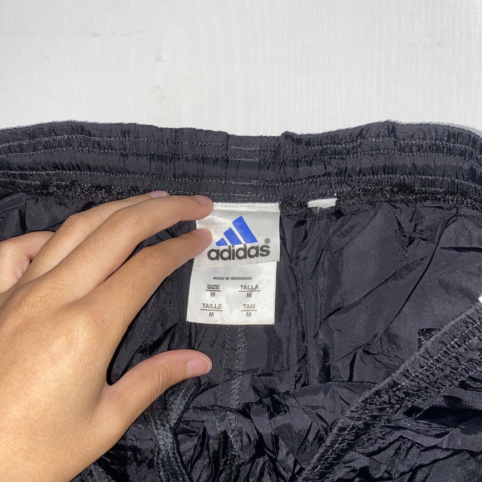 Adidas Adidas M Men Vintage 90s Black Nylon Shorts Y2K Streetwear Size US 32 / EU 48 - 3 Thumbnail