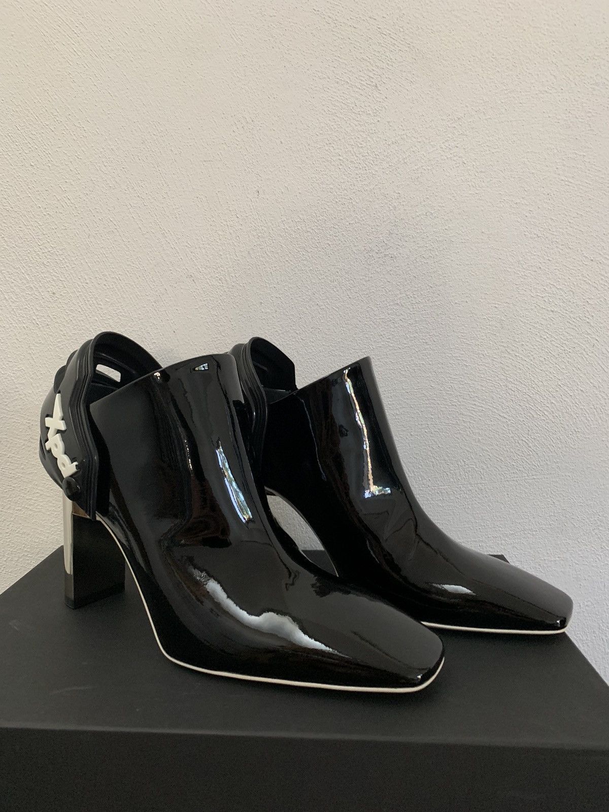 1017 ALYX 9SM Alyx Black Vernice Aw Moto Heel Size US 7 / IT 37 - 13 Thumbnail
