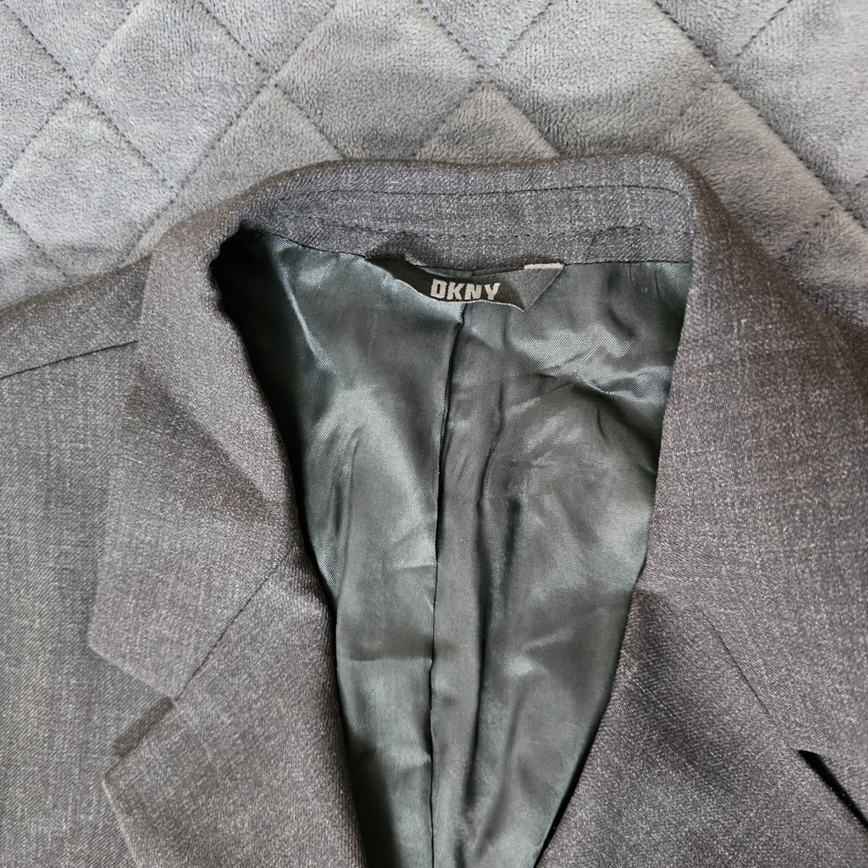 DKNY DKNY Blazer Jacket Mens 42R Wool Ventless 3 Button Formal Italian Charcoal Gray Suit Coat Regular Notch Lapel Single-Breasted Chest 42 Vintage? No Size 42R - 2 Thumbnail