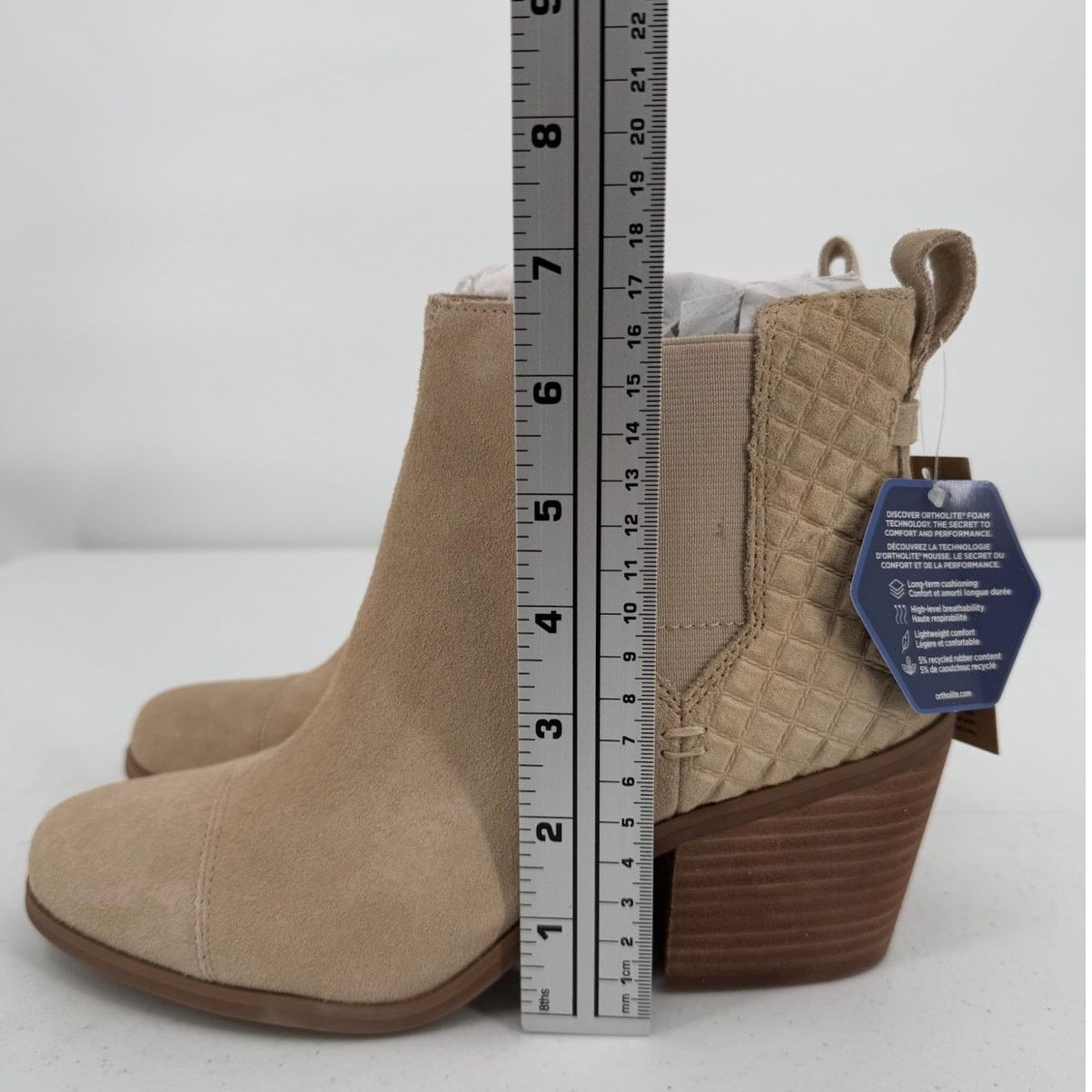 Toms NWT TOMS Everly Oatmeal Suede Embossed Waffle Chelsea Boots Size US 8.5 / IT 38.5 - 9 Thumbnail