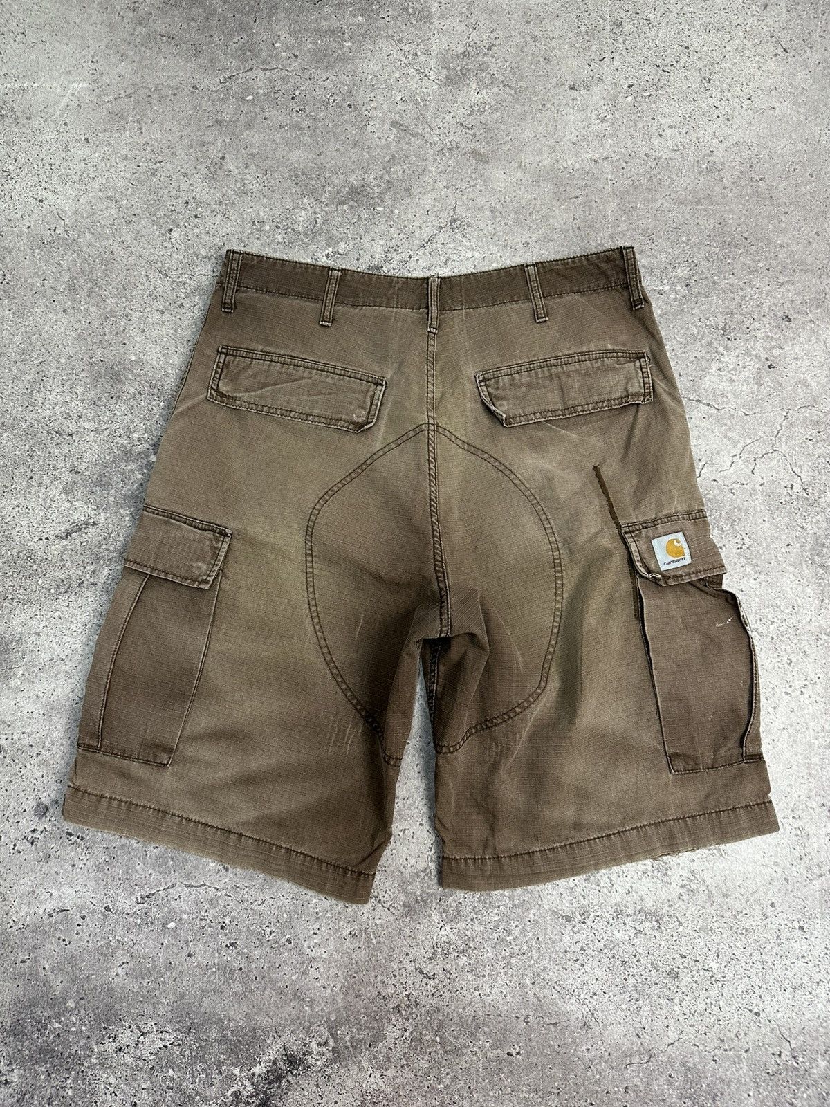 Carhartt Vintage Carhartt Cargo Shorts Brown Distressed Y2K Faded Size US 32 / EU 48 - 3 Thumbnail