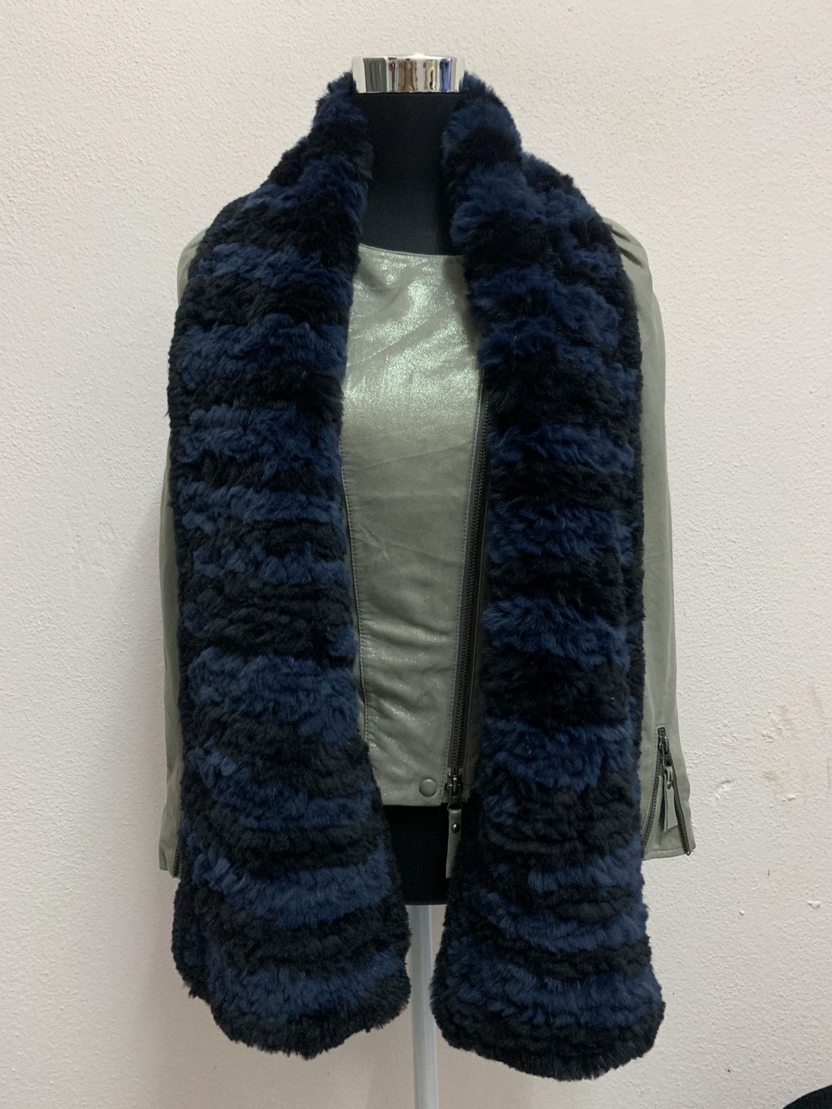 Opening Ceremony OPENING CEREMONY Blue Black Rabbit Fur Mafla Size ONE SIZE - 2 Thumbnail
