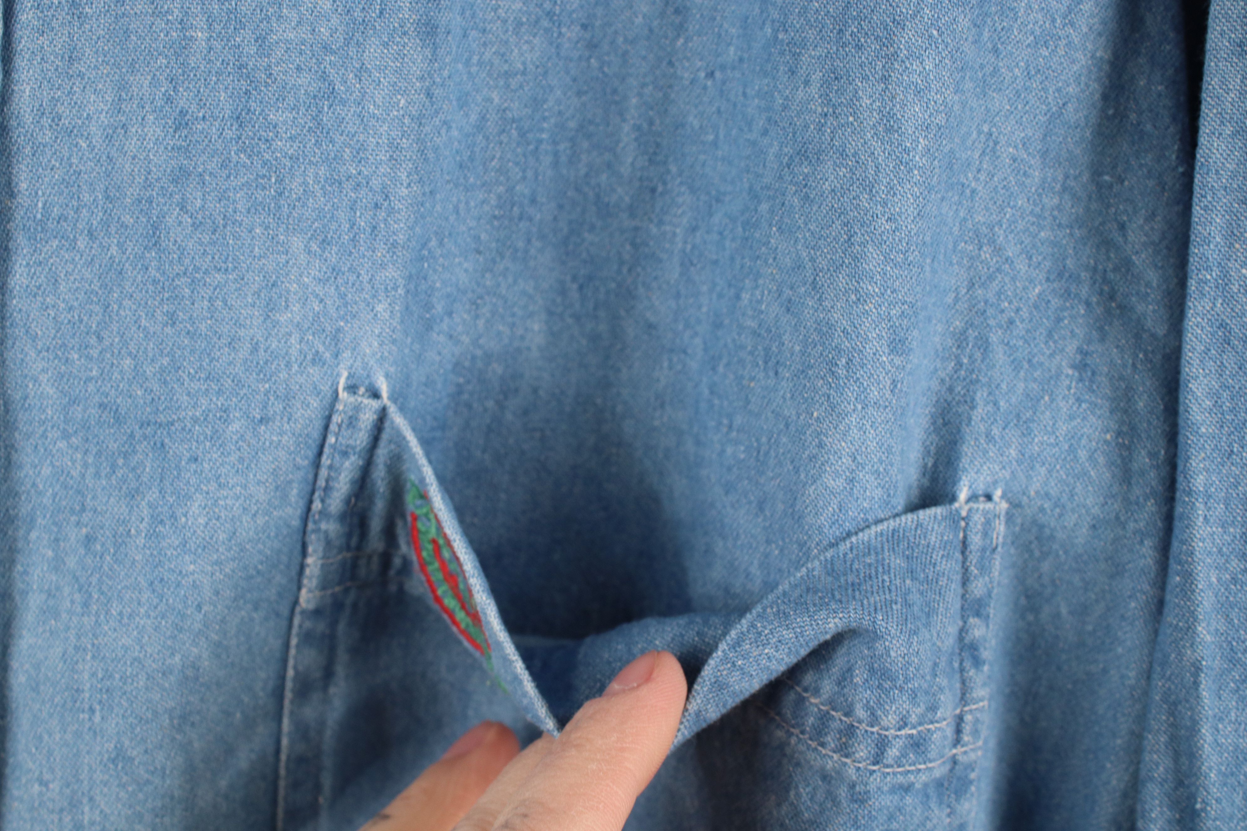 Vintage Vintage 90s Streetwear Tabasco Hot Sauce Denim Button Shirt Size US XL / EU 56 / 4 - 5 Thumbnail