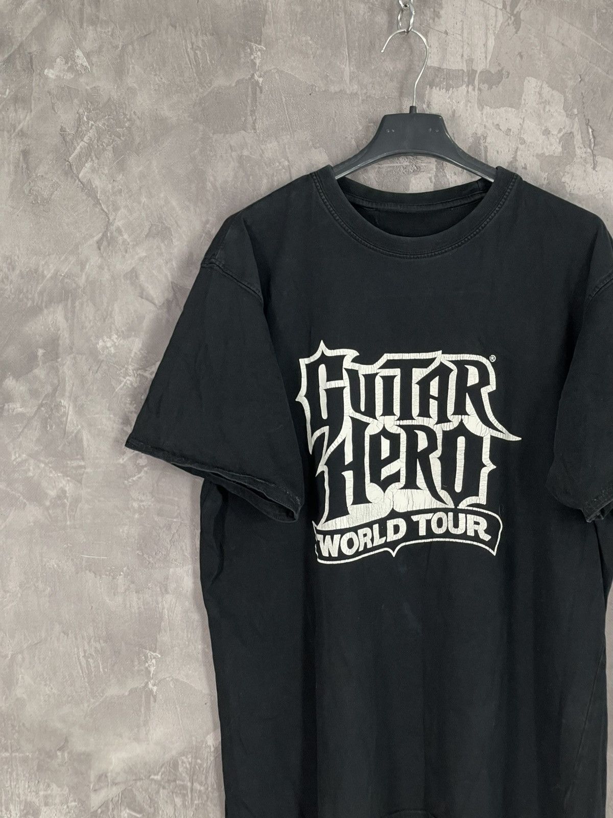 Vintage Vintage 2008 Guitar Hero Video Game Graphic t shirt Rare Size US M / EU 48-50 / 2 - 3 Thumbnail