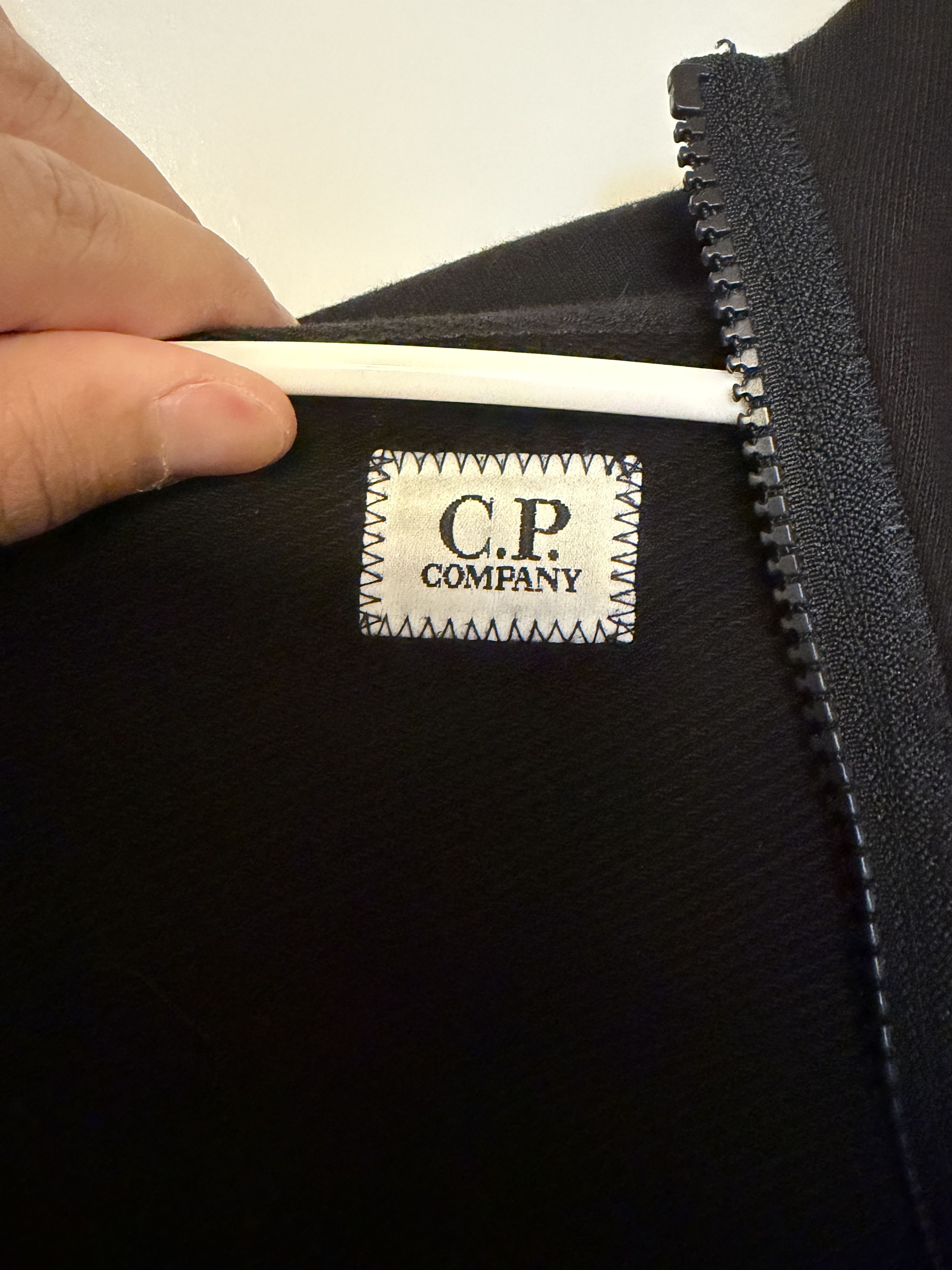 C.P. Company C.P. Company Diagonal Raised Fleece Goggle Sweatshirt Black Size US XL / EU 56 / 4 - 3 Thumbnail