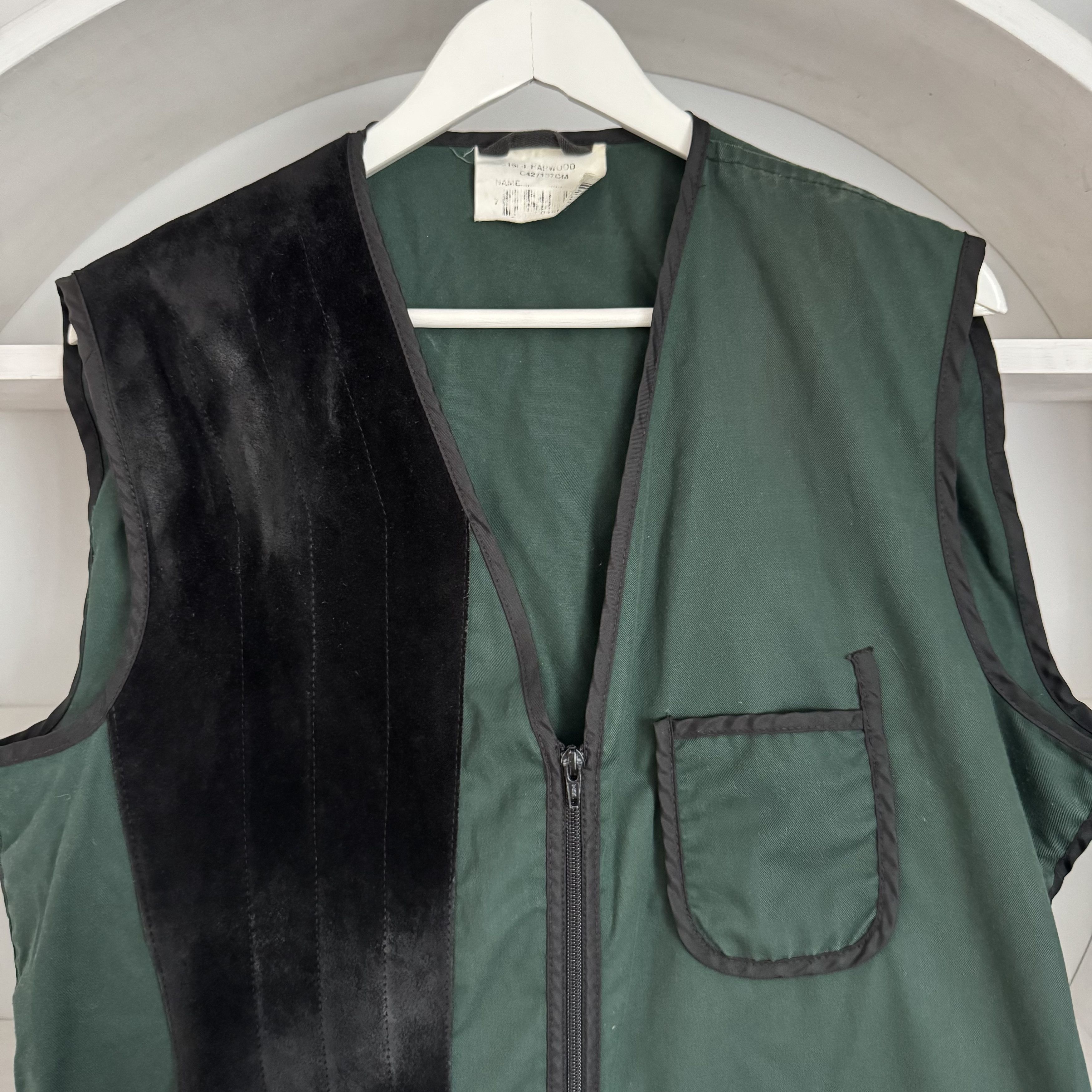 Barbour Vintage Rare Men's BARBOUR G1660 HARWOOD Hunting Gilet Suede Size US L / EU 52-54 / 3 - 4 Thumbnail