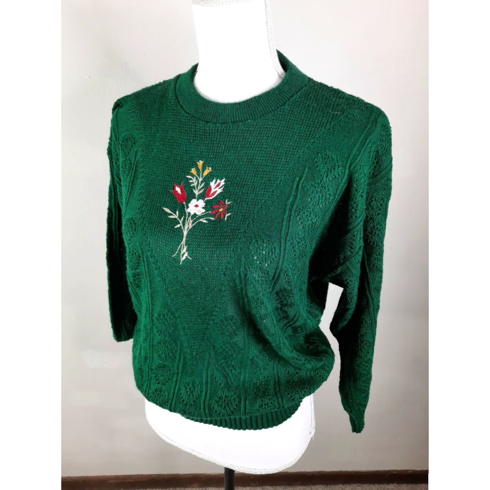 Vintage VINTAGE Bay Point Threads Floral Embroidered Open-Knit 3/4 Sleeve Pullover Sweater Small USA Womens Size S / US 4 / IT 40 - 2 Thumbnail