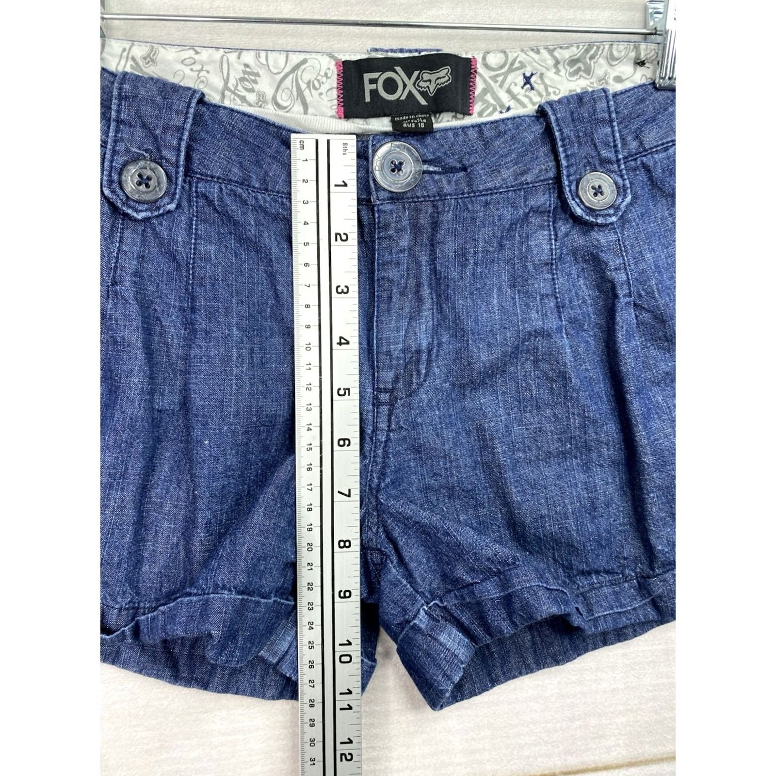 Fox Racing Fox Racing Jean Shorts Woman’s Size 11 Pleated Cuffed Button Detail Mini Y2K 90s Womens Jeans Shorts Denim Blue 90s Fox Size 32" / US 10 / IT 46 - 7 Thumbnail