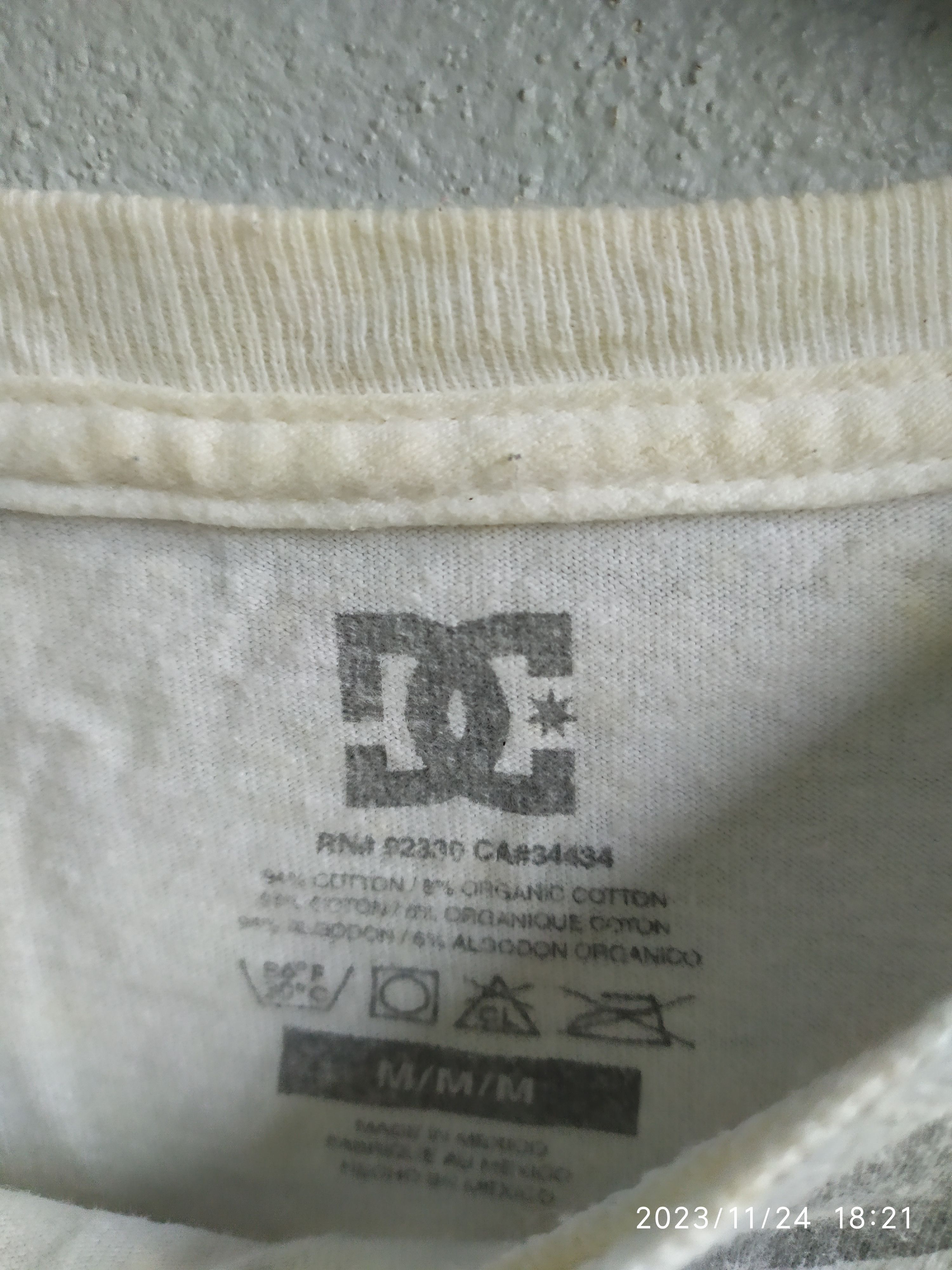 DC × Vintage Dc Shoes T-Shirt Size US M / EU 48-50 / 2 - 4 Thumbnail
