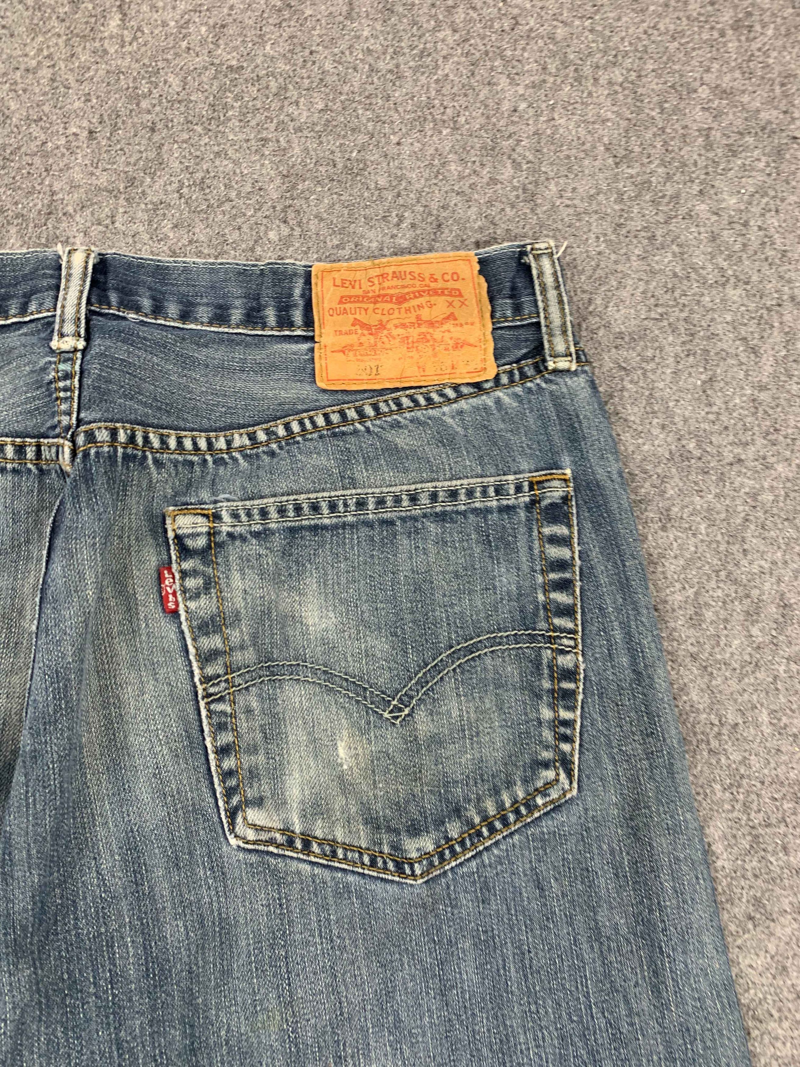 Levi's × Vintage Vintage Levis 501 Faded Blue Jeans Size US 34 / EU 50 - 14 Thumbnail