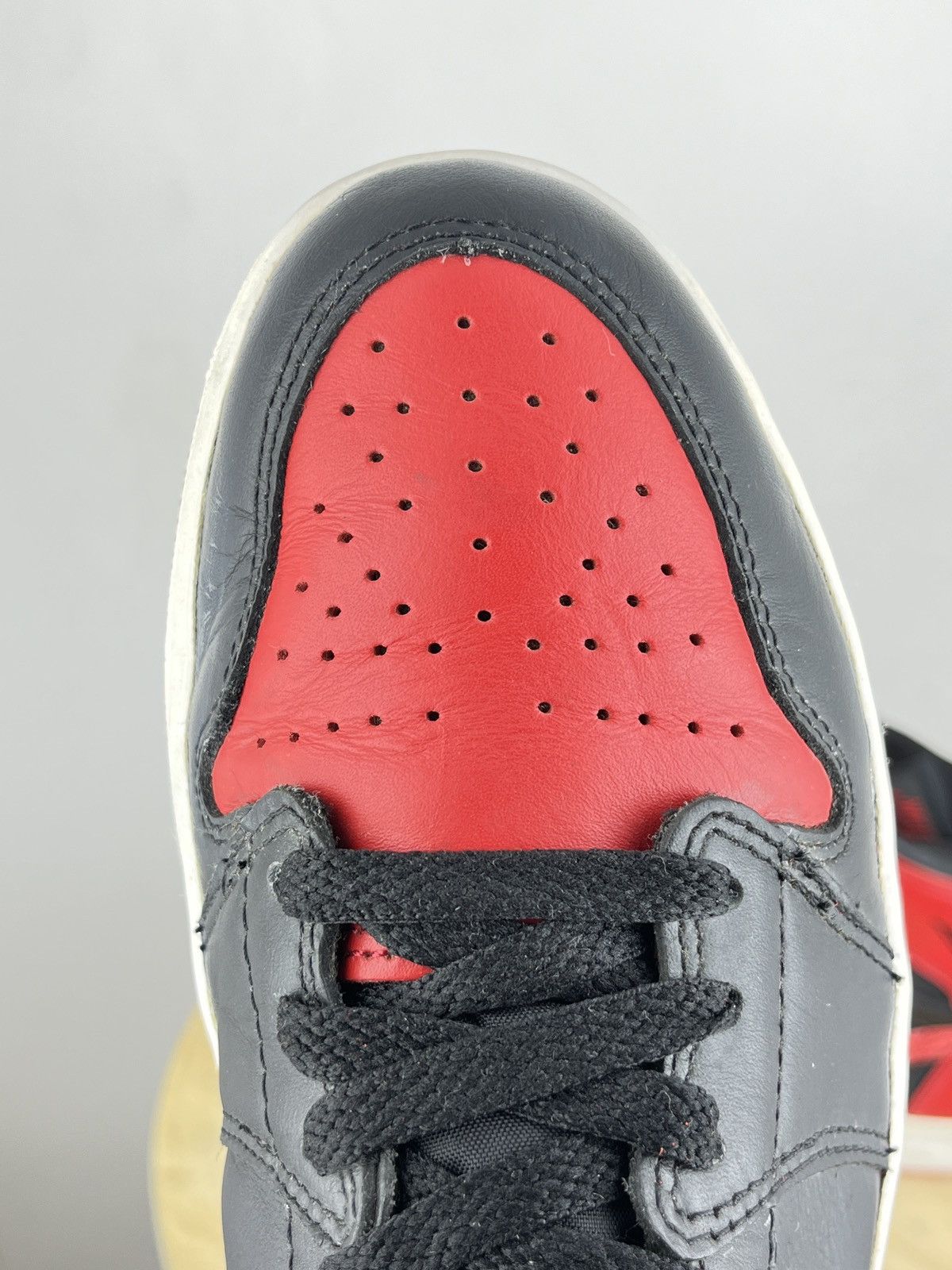 Nike Air Jordan 1 Retro 'Bred' 2001 Size US 8.5 / EU 41-42 - 10 Thumbnail