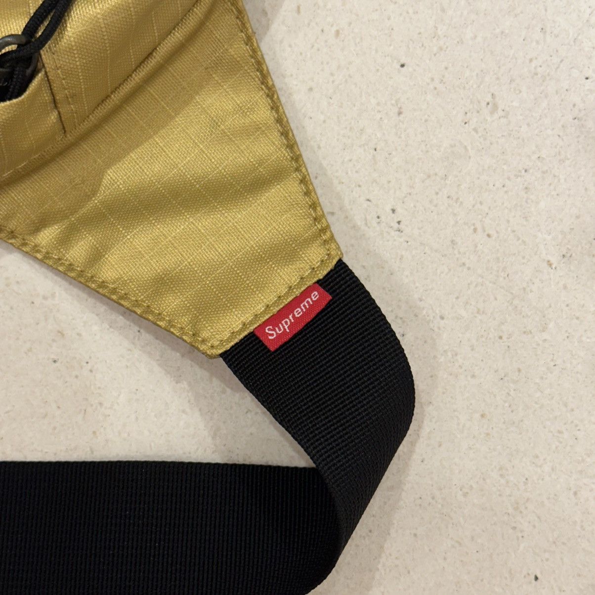 Supreme × The North Face Supreme The North Face Metallic Roo II Lumbar Pack Size ONE SIZE - 3 Thumbnail