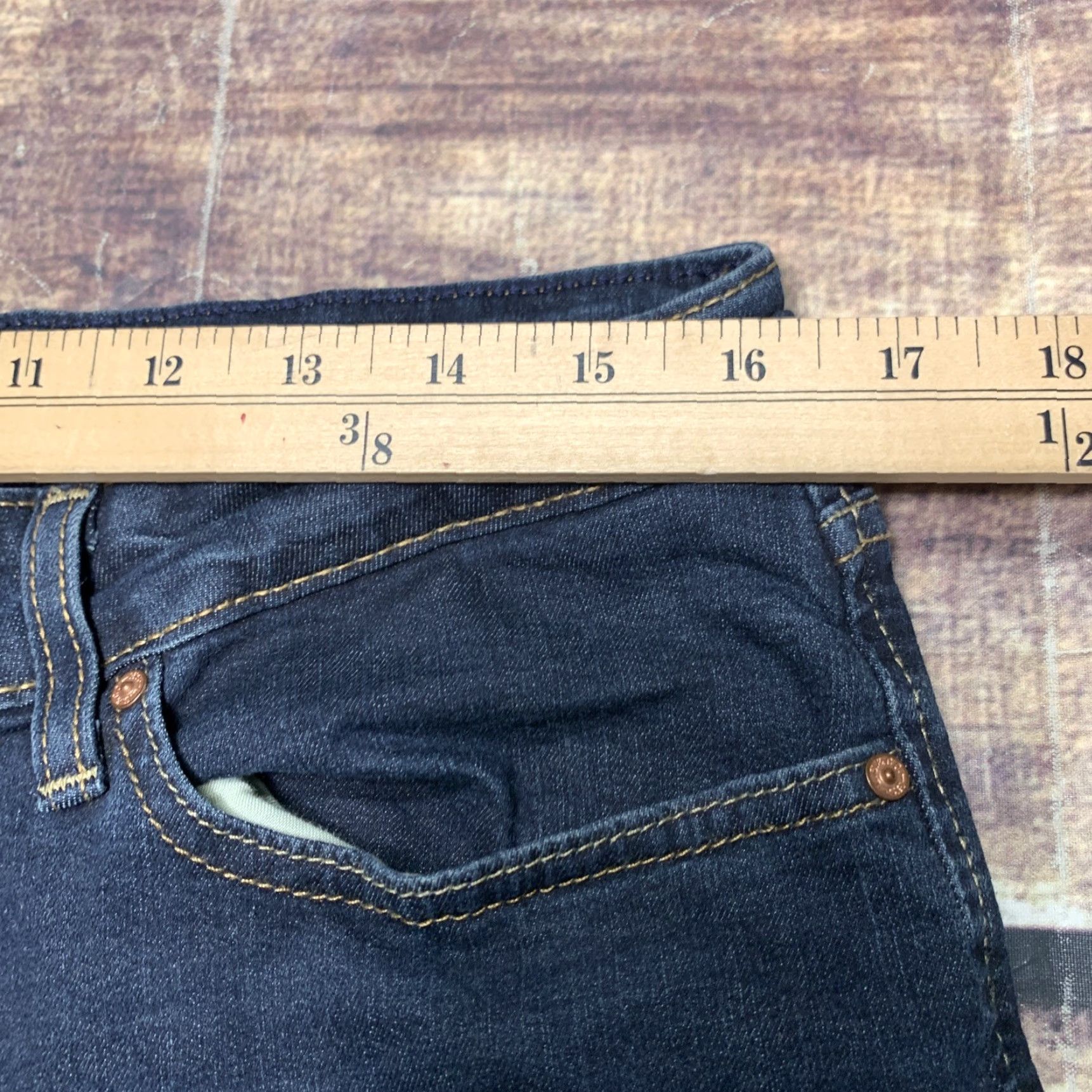 Levi's VINTAGE Levi's Signature Jeans Boot Cut Women 14 M 34x30 Dark Blue Stretch Denim Jeans Womens Boots Cut 90s? Size 36" / US 14 / IT 50 - 7 Thumbnail