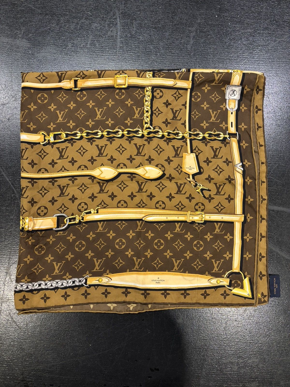 Louis Vuitton Louis Vuitton Confidential Square Silk Scarf Size ONE SIZE - 5 Thumbnail