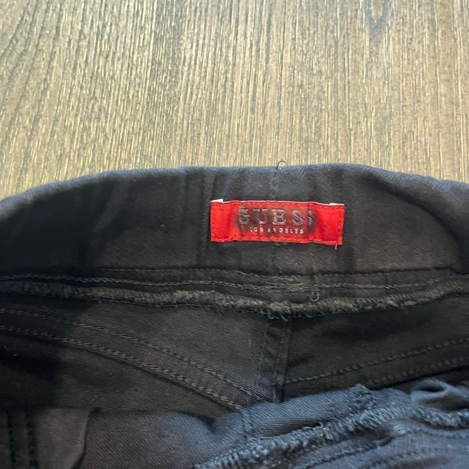 Guess NWOT Guess Black Distressed Denim Shorts Drawstring Size S Size 26" / US 2 / IT 38 - 7 Thumbnail