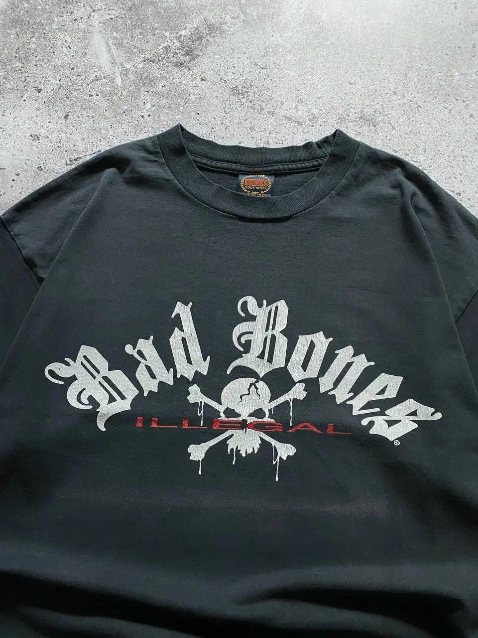 Vintage VINTAGE 90s VINCE NEIL MOTLEY CRUE BONES ILLEGAL FADED TEE Size US XL / EU 56 / 4 - 2 Thumbnail
