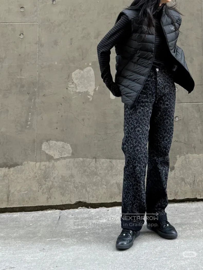 Chanel Chanel 24B black camelia jeans Size 42" / US 20 - 7 Thumbnail