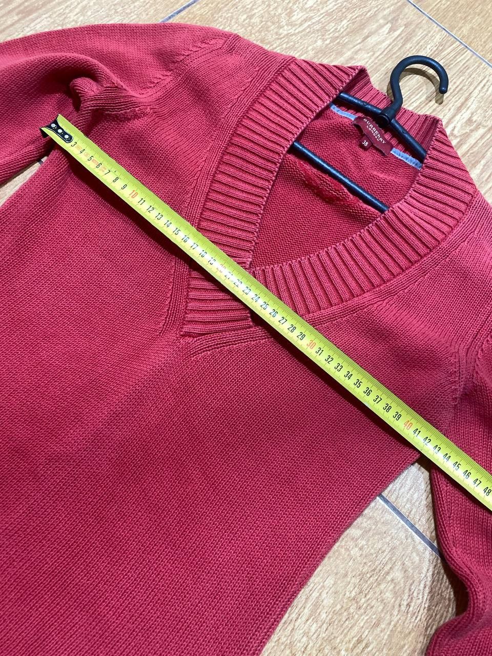 Burberry Burberry Sweater Jumbo Knit Embroidered Logo V-neck Size XS / US 0-2 / IT 36-38 - 8 Thumbnail