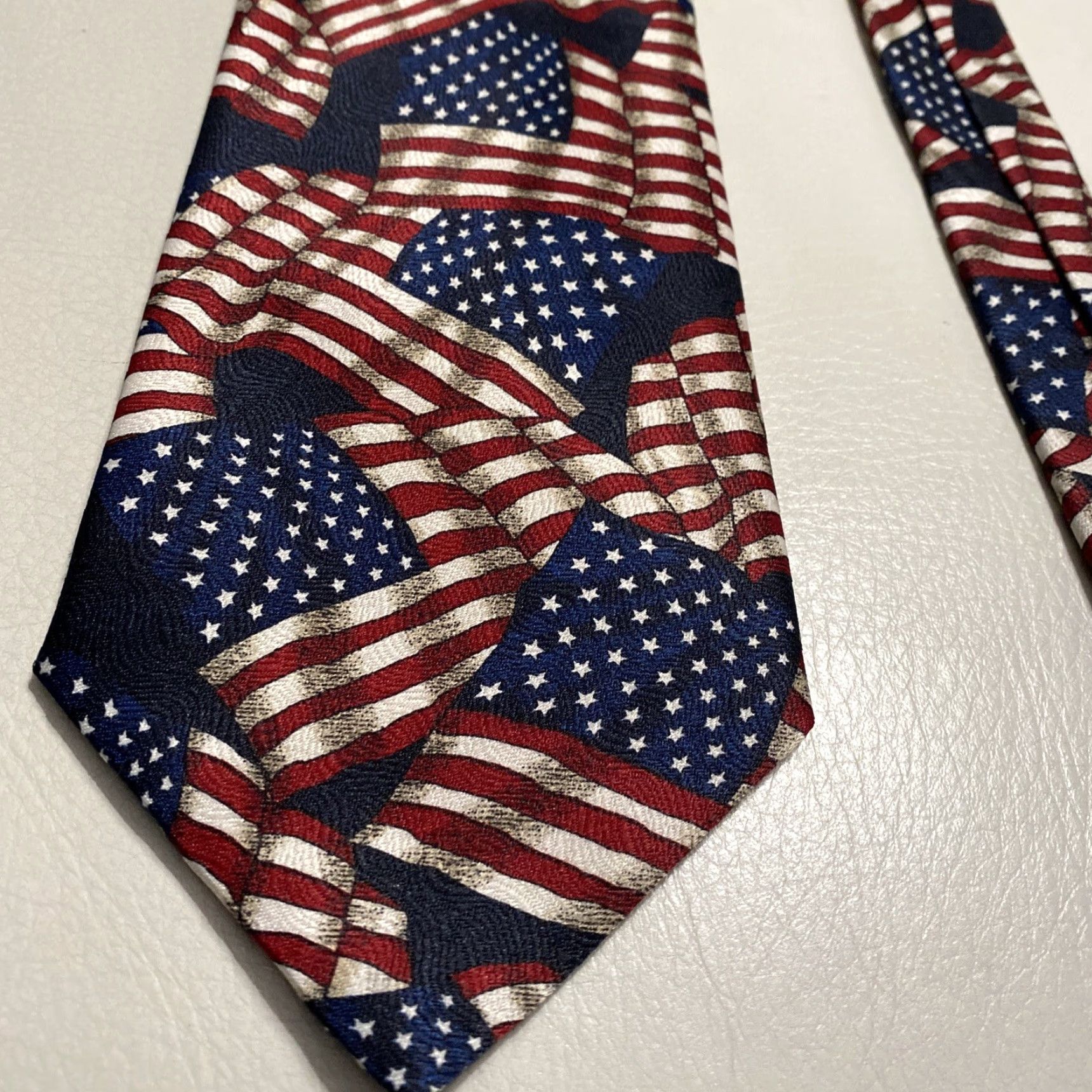 Vintage VINTAGE AMERICAN FLAG TIE MEN 56” Necktie Red White Blue Short 56" One America Mens Neckwear Pre Owned Size ONE SIZE - 3 Thumbnail
