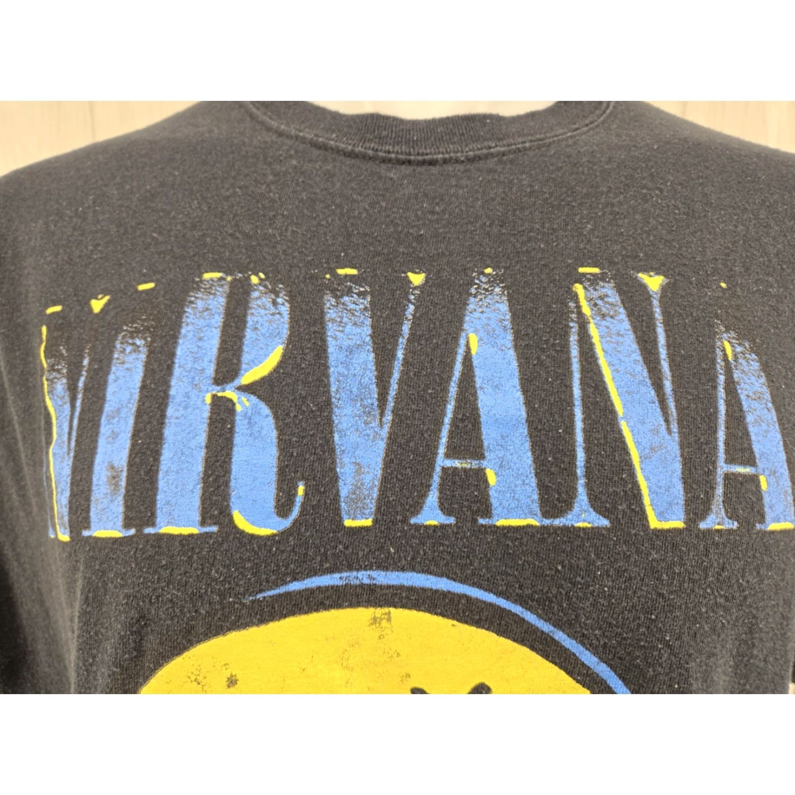 Vintage VINTAGE Nirvana T-Shirt Graphic Distressed Black Yellow Smiley Face Men's XL Crew Neck 100% Cotton Gildan 5000 Size US XL / EU 56 / 4 - 3 Thumbnail