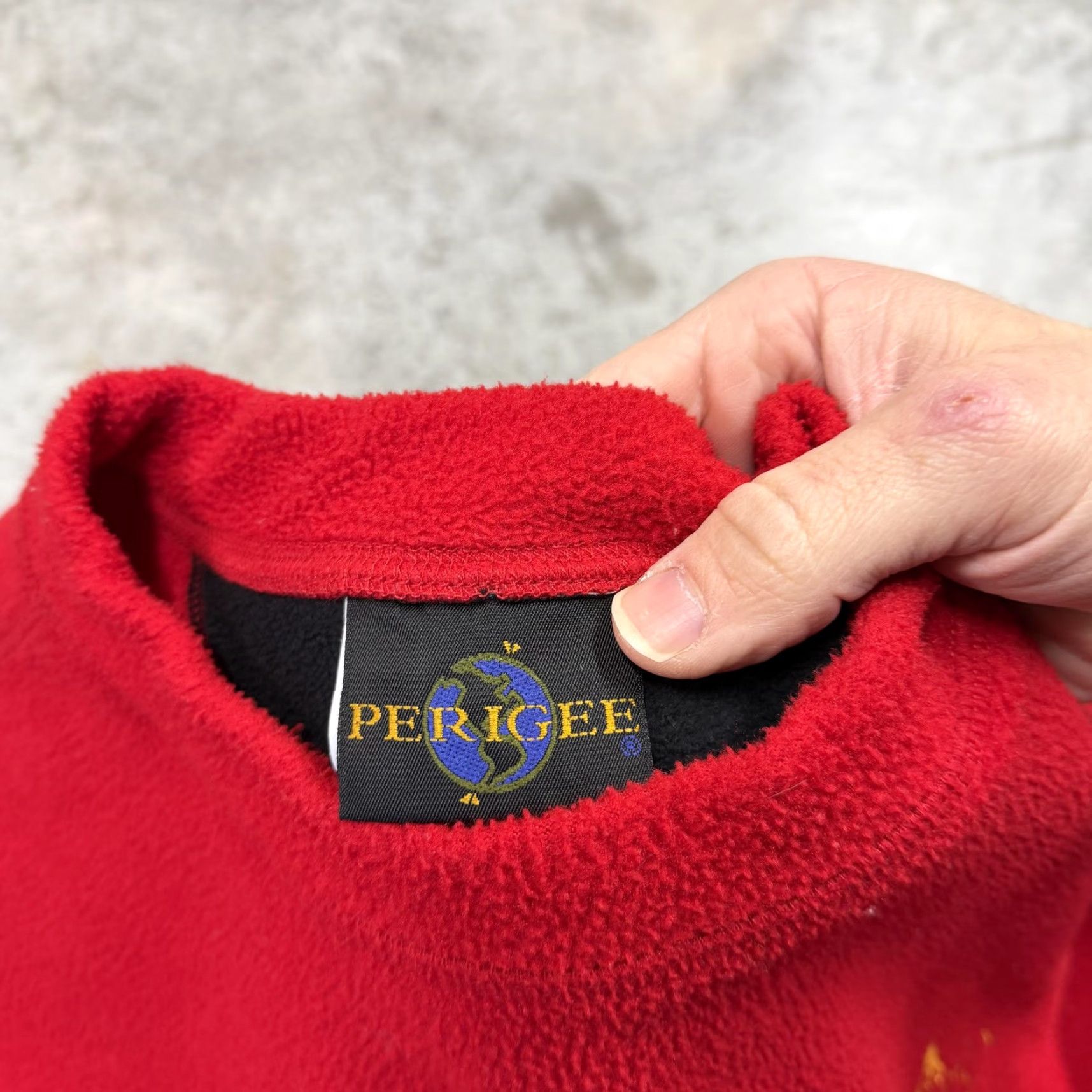 Vintage VINTAGE Perigee Sweatshirt Mens Large Red Fleece Crewneck USA 90s Embroidered Logo Crew Neck Pullover Solid Pattern Outdoor Ski Belts Size US L / EU 52-54 / 3 - 3 Thumbnail