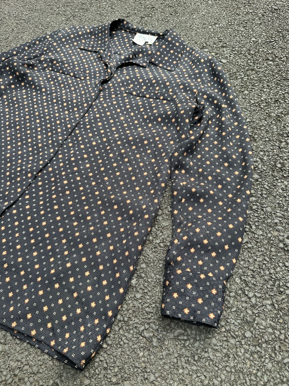 Gucci VINTAGE 80s GUCCI TOP SILK MONOGRAM SHIRT Size L / US 10 / IT 46 - 4 Thumbnail