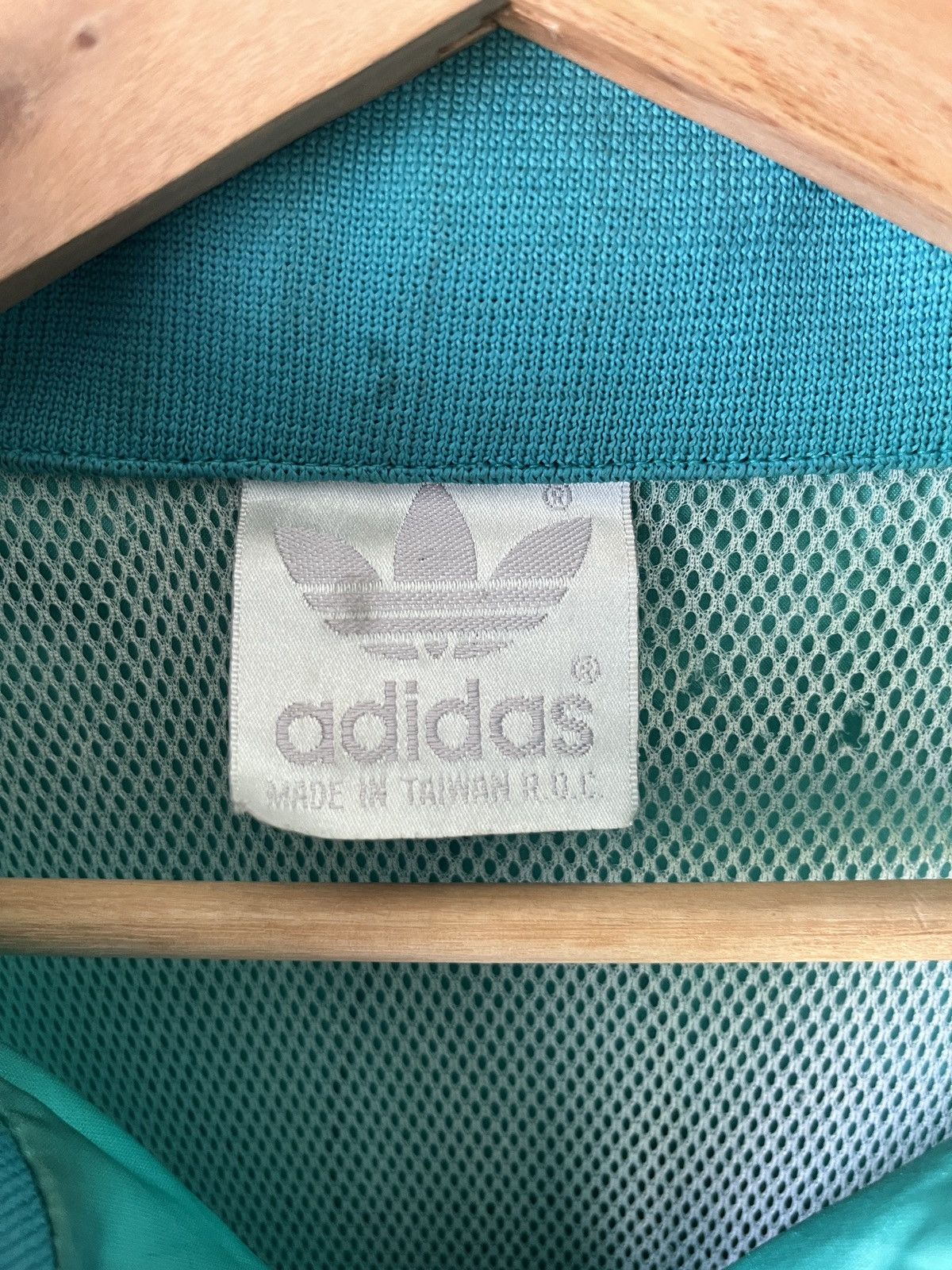 Adidas × Vintage Vintage Team Adidas Big Logo Windbreaker Size US L / EU 52-54 / 3 - 5 Thumbnail