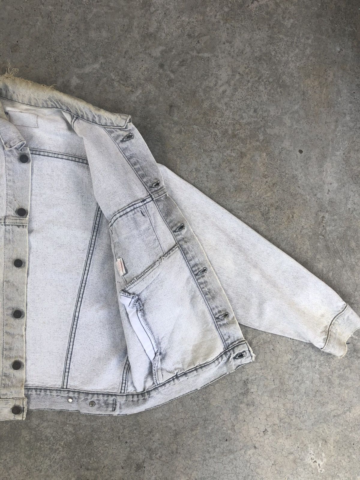 Levi's Vintage 80’s Levis Denim Jacket Distressed Size US L / EU 52-54 / 3 - 18 Thumbnail