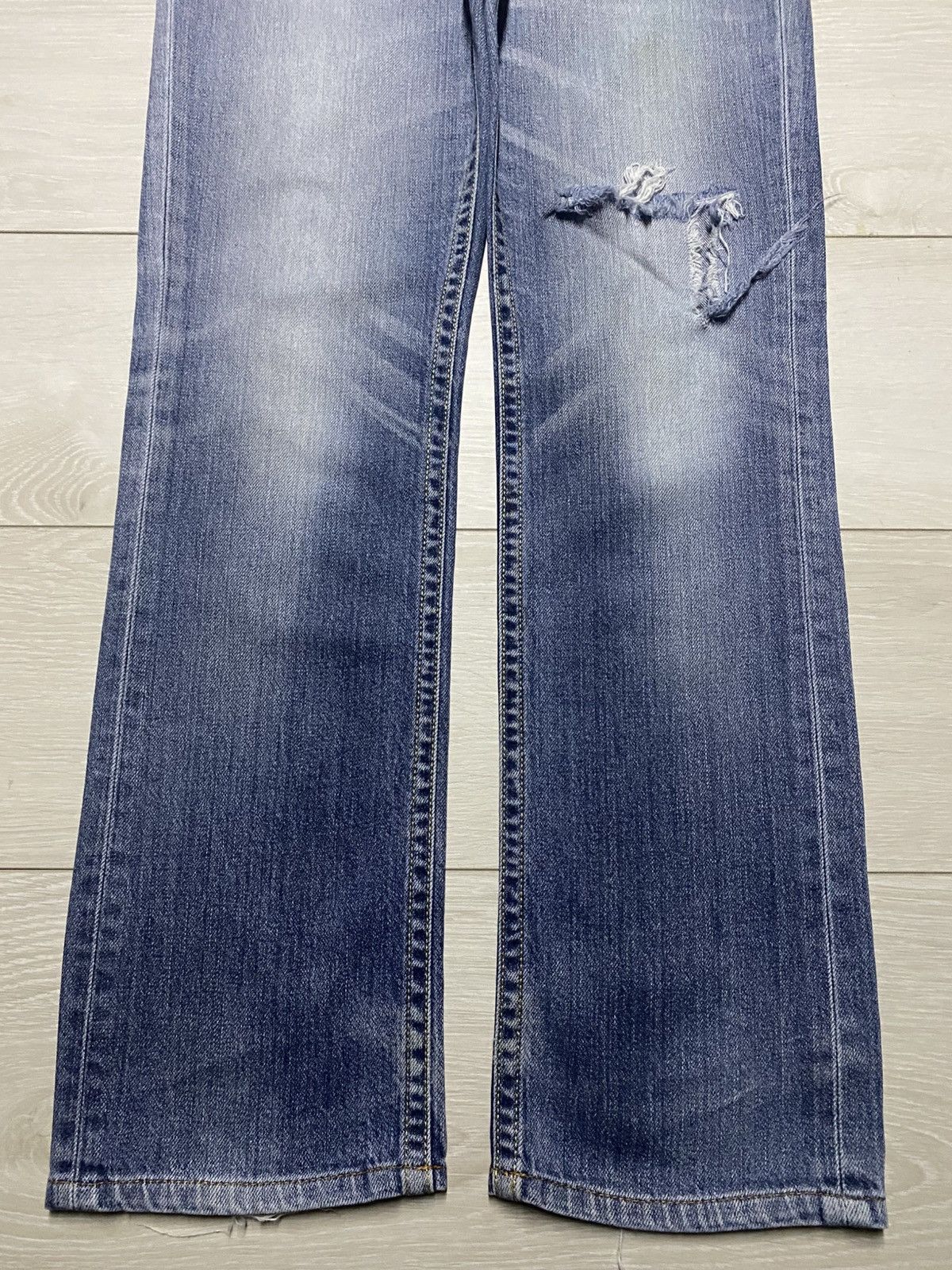 Uniqlo Uniqlo UJ Faded Wash Distressed Loose Jeans Size US 32 / EU 48 - 5 Thumbnail