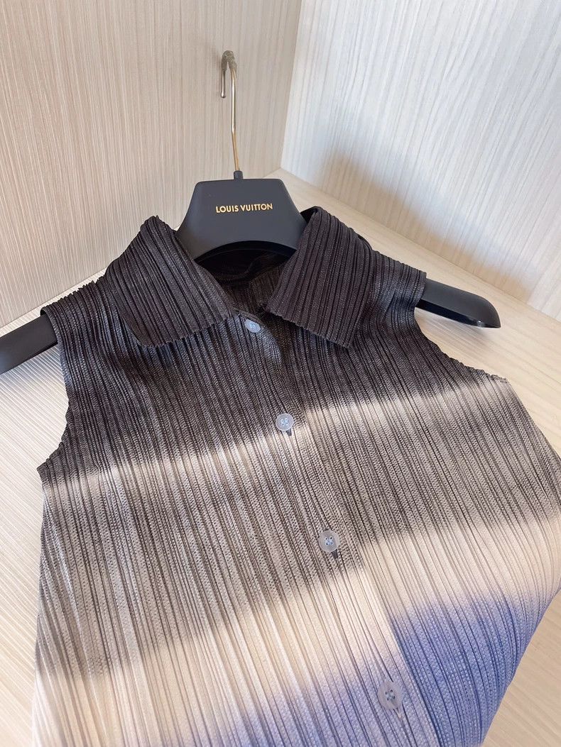 Issey Miyake Issey Miyake size:3 Ink-wash painting, aurora, lava, waves Size S / US 4 / IT 40 - 2 Thumbnail
