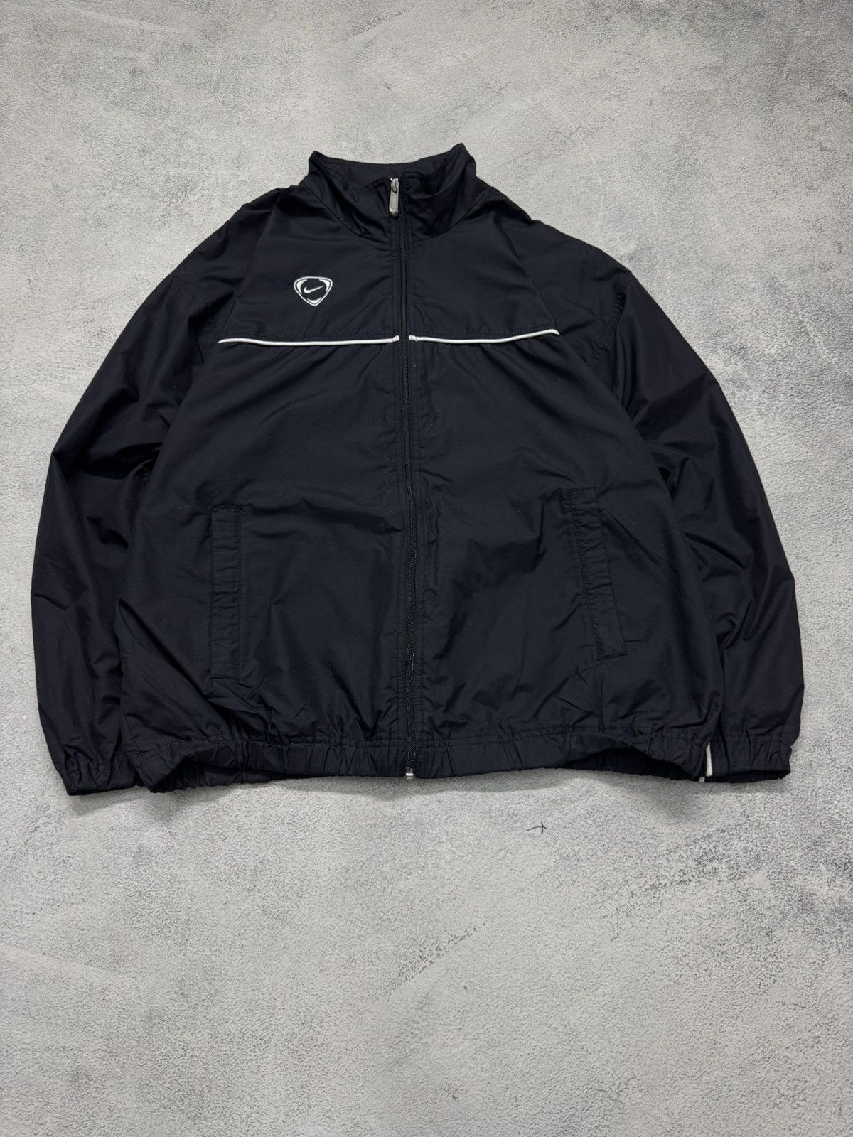 Nike Vintage Y2K Nike Nylon Mini Logo Jacket 00’s Size US L / EU 52-54 / 3 - 7 Thumbnail
