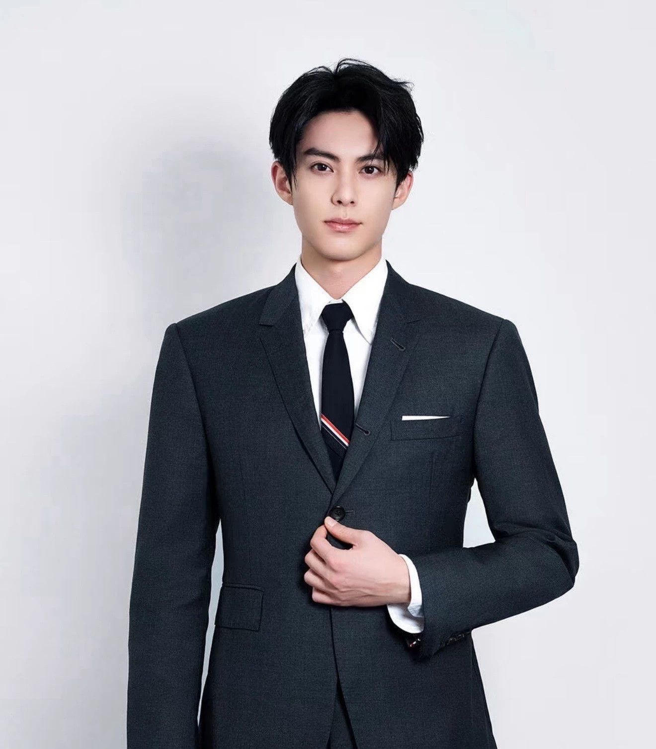 Thom Browne Thom Browne Charcoal Gray 100% Wool Classic Suit Size US S / EU 44-46 / 1 - 7 Thumbnail