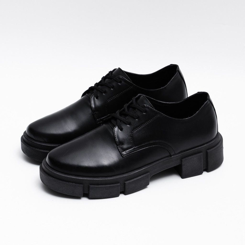 Designer TITAN DERBY TRIPLE BLACK Size US 10 / EU 43 - 2 Thumbnail