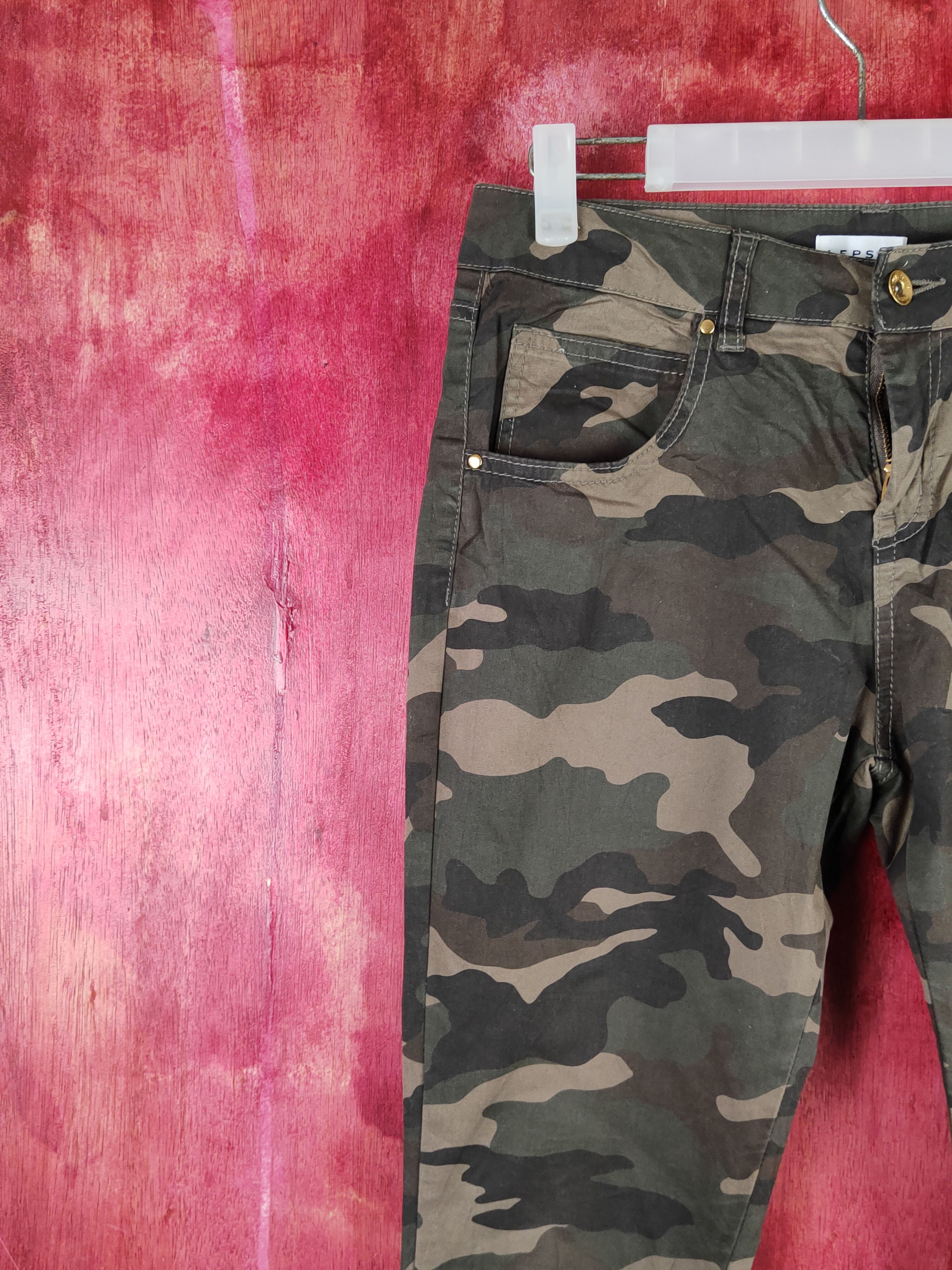 Japanese Brand × LOWRYS FARM Lepsim-Lowrys Farm Ripped Camouflage Pants #S2213 Size 28" / US 6 / IT 42 - 3 Thumbnail