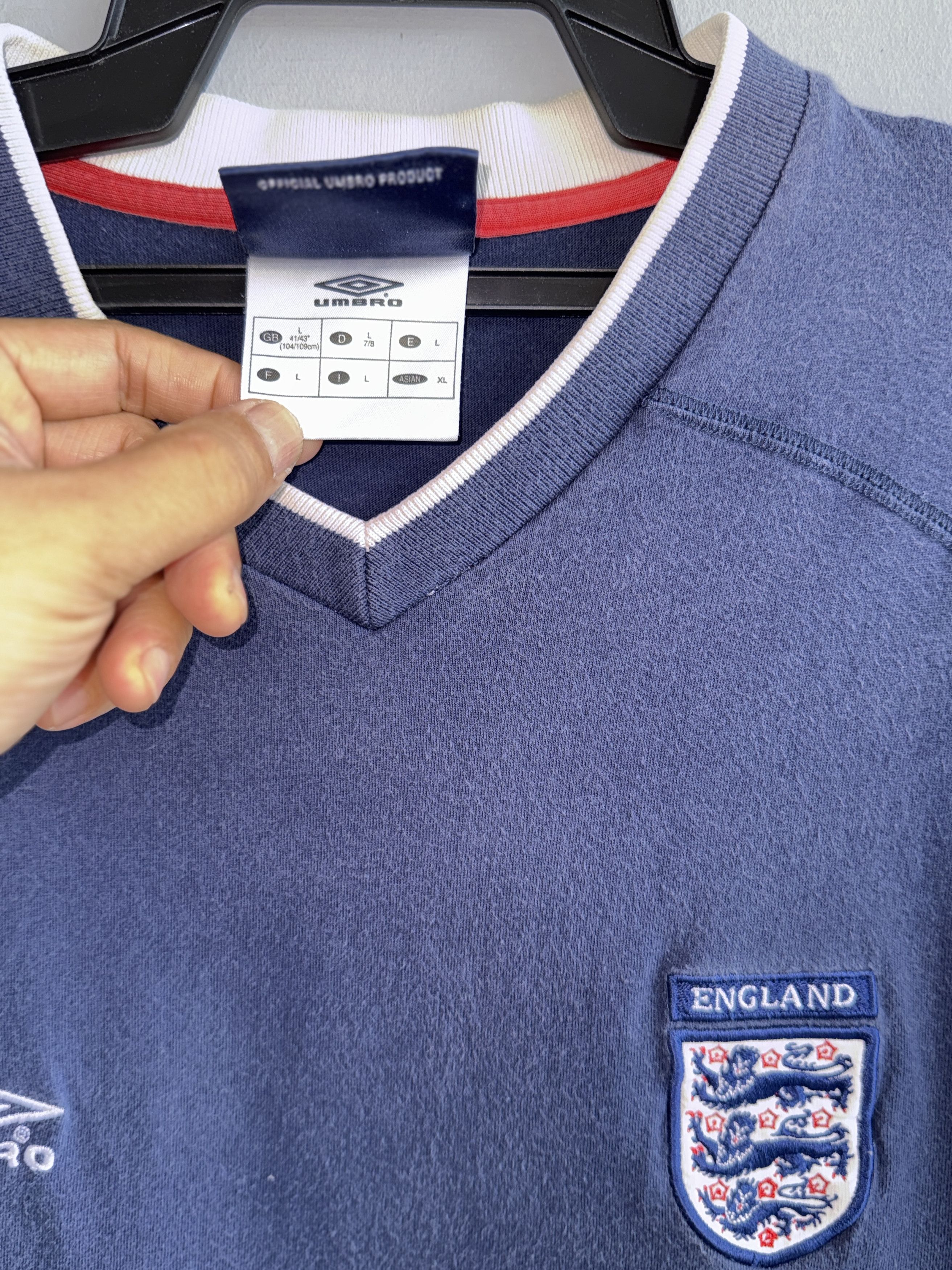 Vintage ENGLAND 1999 2000 2001 Football Soccer Umbro Shirt Size US L / EU 52-54 / 3 - 5 Thumbnail