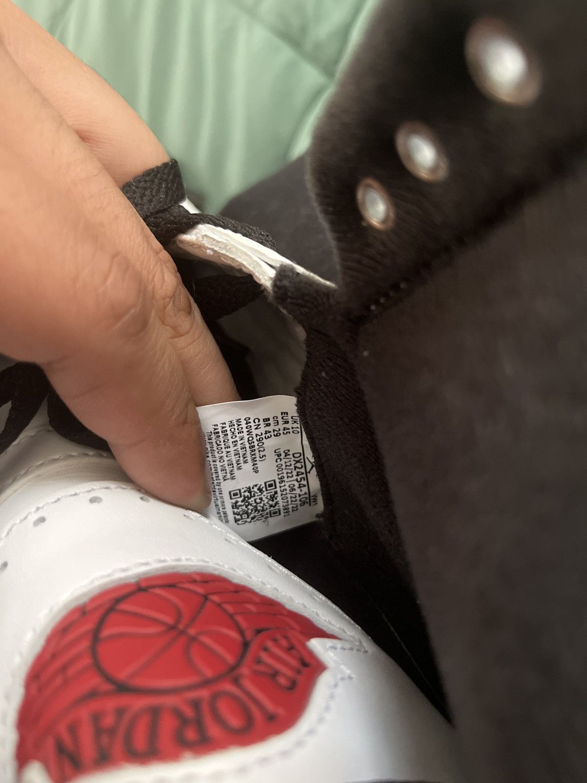 Jordan Brand Chicago 2s Size US 11 / EU 44 - 2 Thumbnail